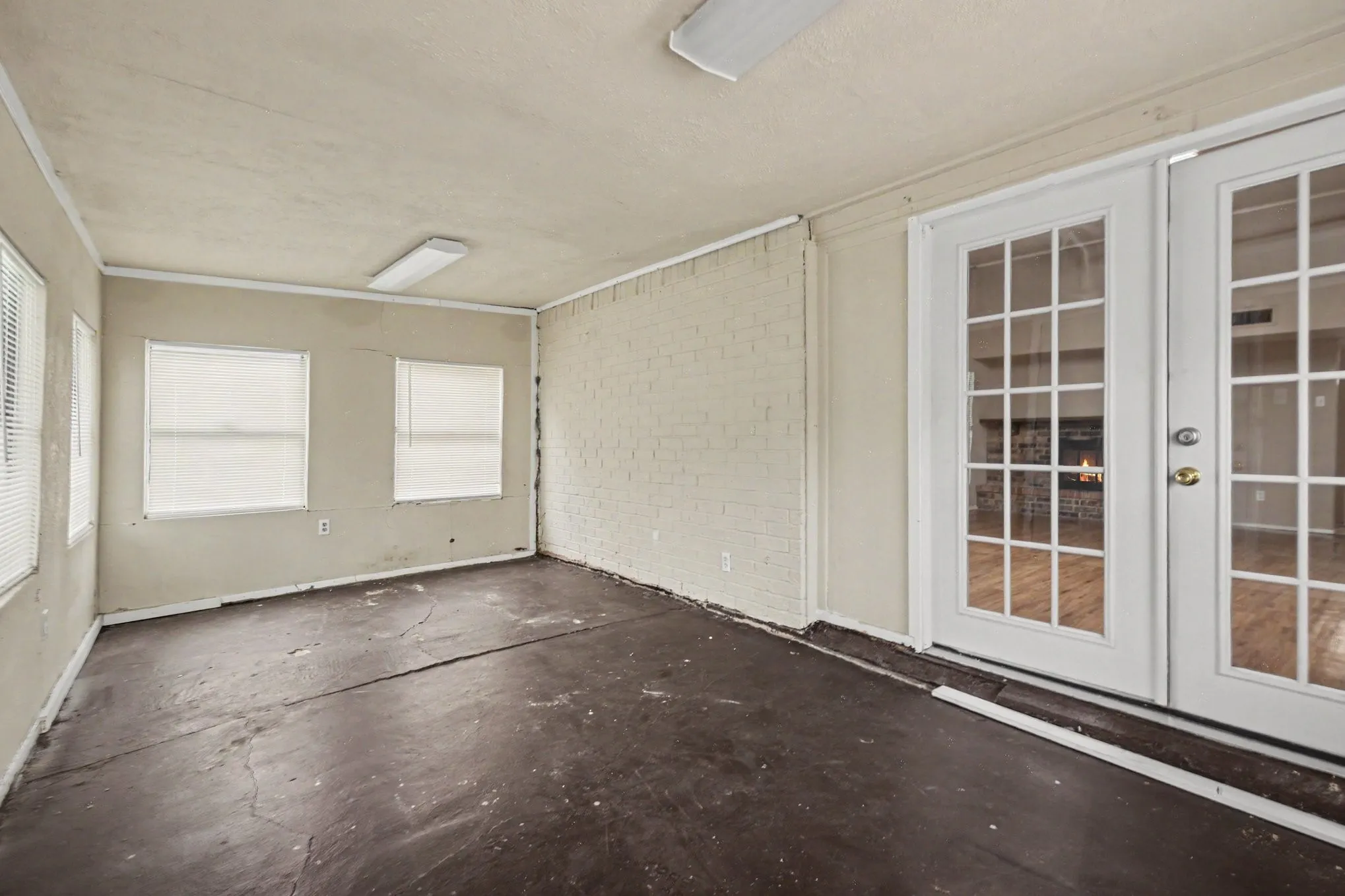 Single Family Residence For Rent in Dallas County , 4237 Foliage Drive, Garland, Texas 75043, 3 Bedroom, 2 Bathroom, 2 Garage spaces, 1,531 Sqft, built in 1972, mls#21326781, Real Estate Agent in Garland, Homes For Rent in Dallas county, Homes For Rent in Garland, Realtor in Garland Texas, Real Estate Brokerage Independent Realty Texas, Luminita Cordes Realtor