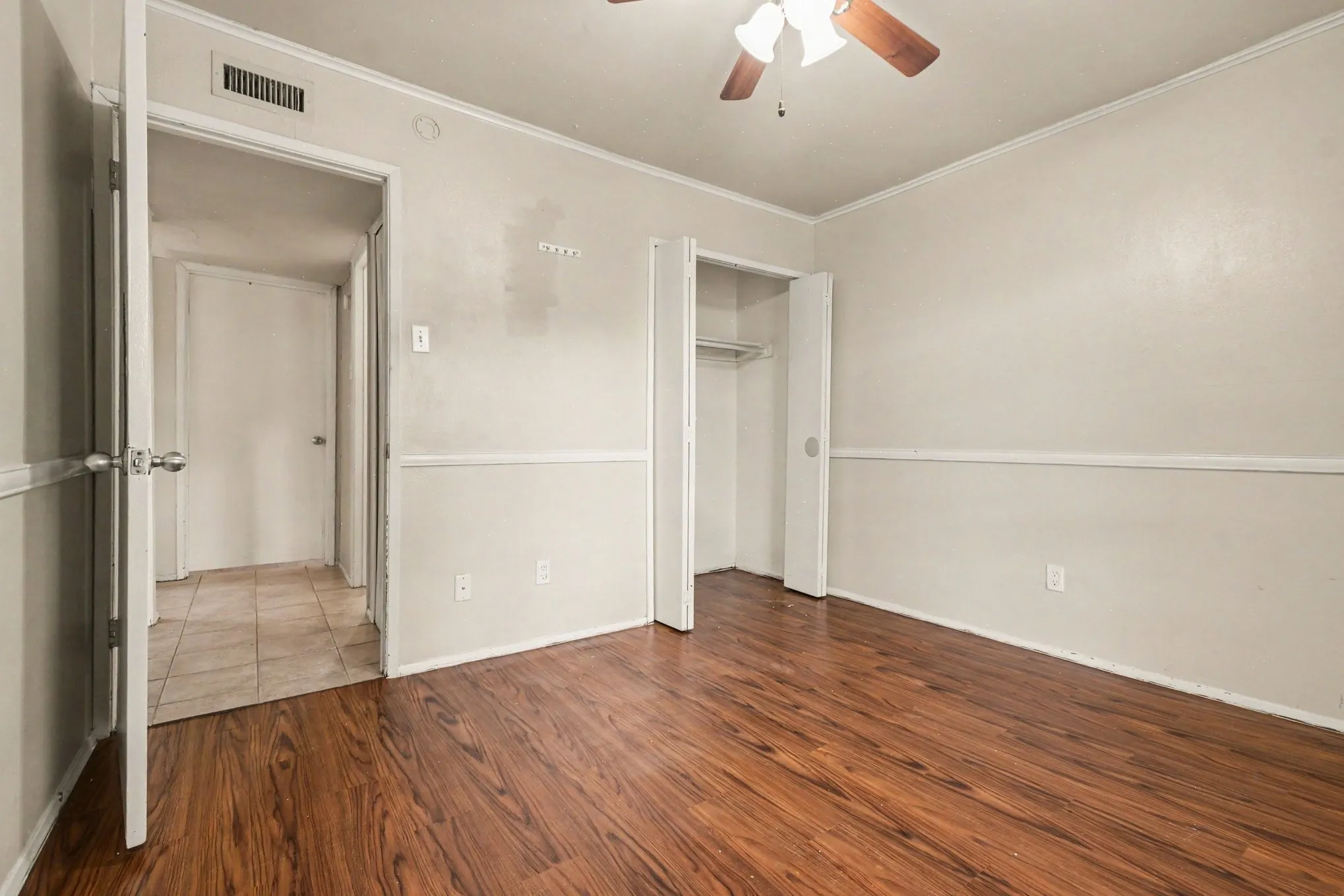 Single Family Residence For Rent in Dallas County , 4237 Foliage Drive, Garland, Texas 75043, 3 Bedroom, 2 Bathroom, 2 Garage spaces, 1,531 Sqft, built in 1972, mls#21326781, Real Estate Agent in Garland, Homes For Rent in Dallas county, Homes For Rent in Garland, Realtor in Garland Texas, Real Estate Brokerage Independent Realty Texas, Luminita Cordes Realtor
