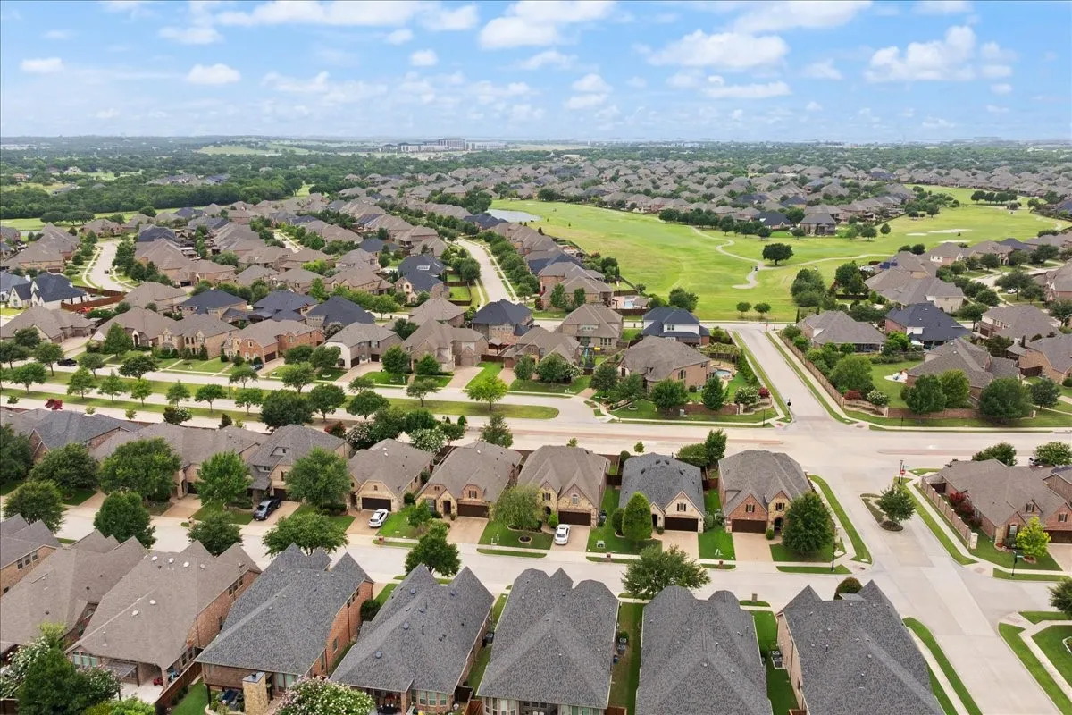Single Family Residence For Sale in Denton County , 2831 Sherwood Drive, Trophy Club, Texas 76262, 3 Bedroom, 3 Bathroom, 2 Garage spaces, 2,160 Sqft, built in 2012, mls#21326149, Real Estate Agent in Trophy Club, Homes For Sale in Denton county, Homes For Sale in Trophy Club, Realtor in Trophy Club Texas, Real Estate Brokerage Independent Realty Texas, Luminita Cordes Realtor