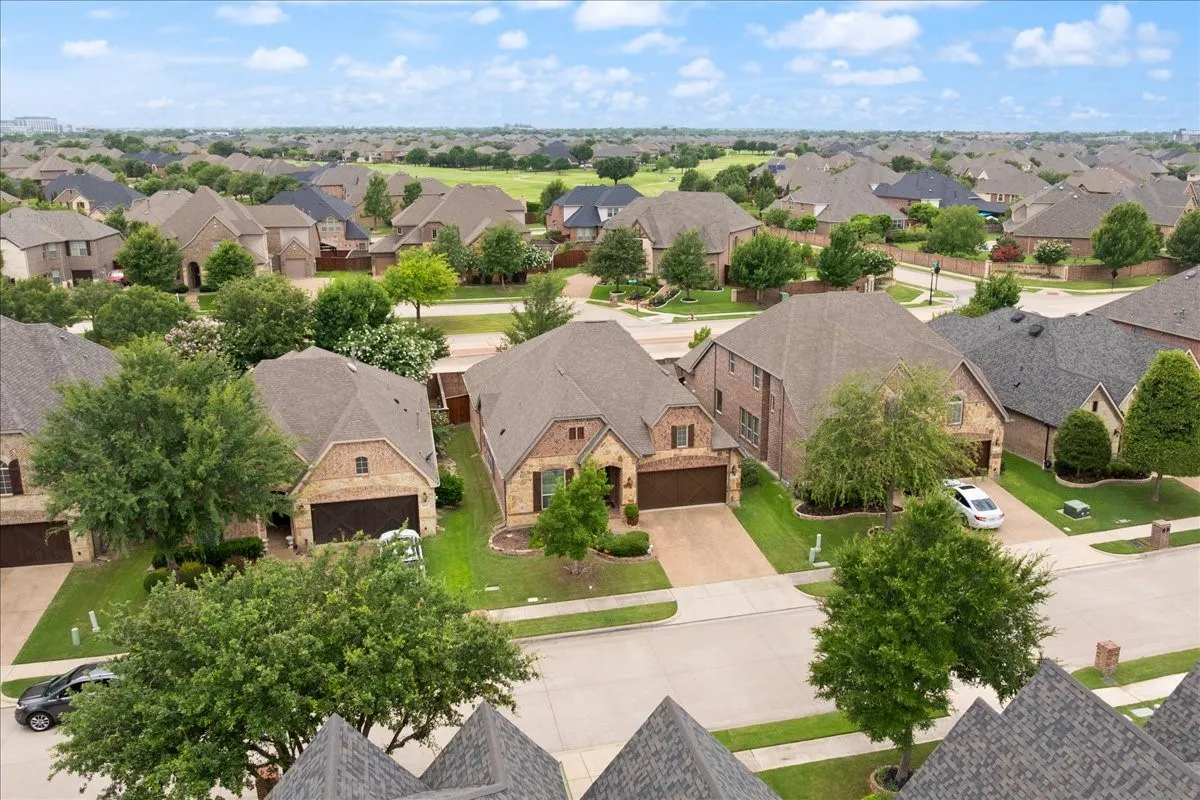 Single Family Residence For Sale in Denton County , 2831 Sherwood Drive, Trophy Club, Texas 76262, 3 Bedroom, 3 Bathroom, 2 Garage spaces, 2,160 Sqft, built in 2012, mls#21326149, Real Estate Agent in Trophy Club, Homes For Sale in Denton county, Homes For Sale in Trophy Club, Realtor in Trophy Club Texas, Real Estate Brokerage Independent Realty Texas, Luminita Cordes Realtor