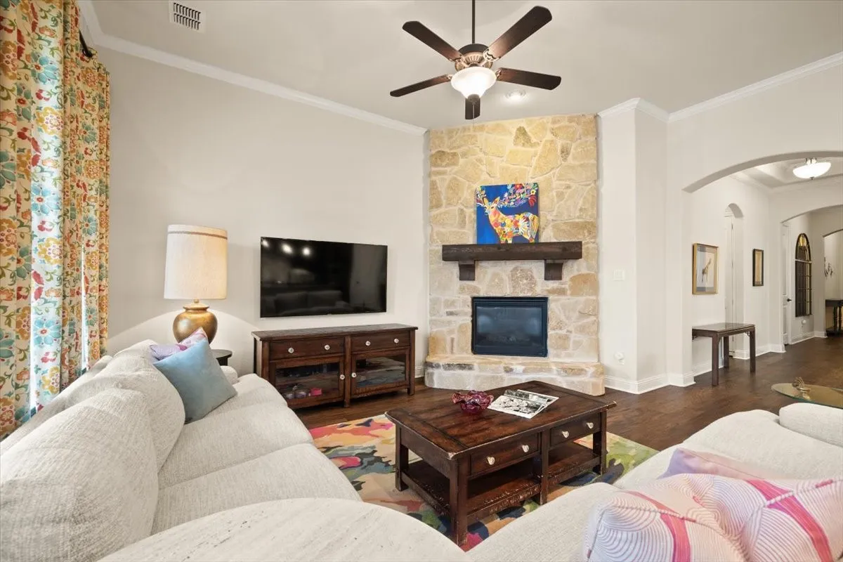 Single Family Residence For Sale in Denton County , 2831 Sherwood Drive, Trophy Club, Texas 76262, 3 Bedroom, 3 Bathroom, 2 Garage spaces, 2,160 Sqft, built in 2012, mls#21326149, Real Estate Agent in Trophy Club, Homes For Sale in Denton county, Homes For Sale in Trophy Club, Realtor in Trophy Club Texas, Real Estate Brokerage Independent Realty Texas, Luminita Cordes Realtor