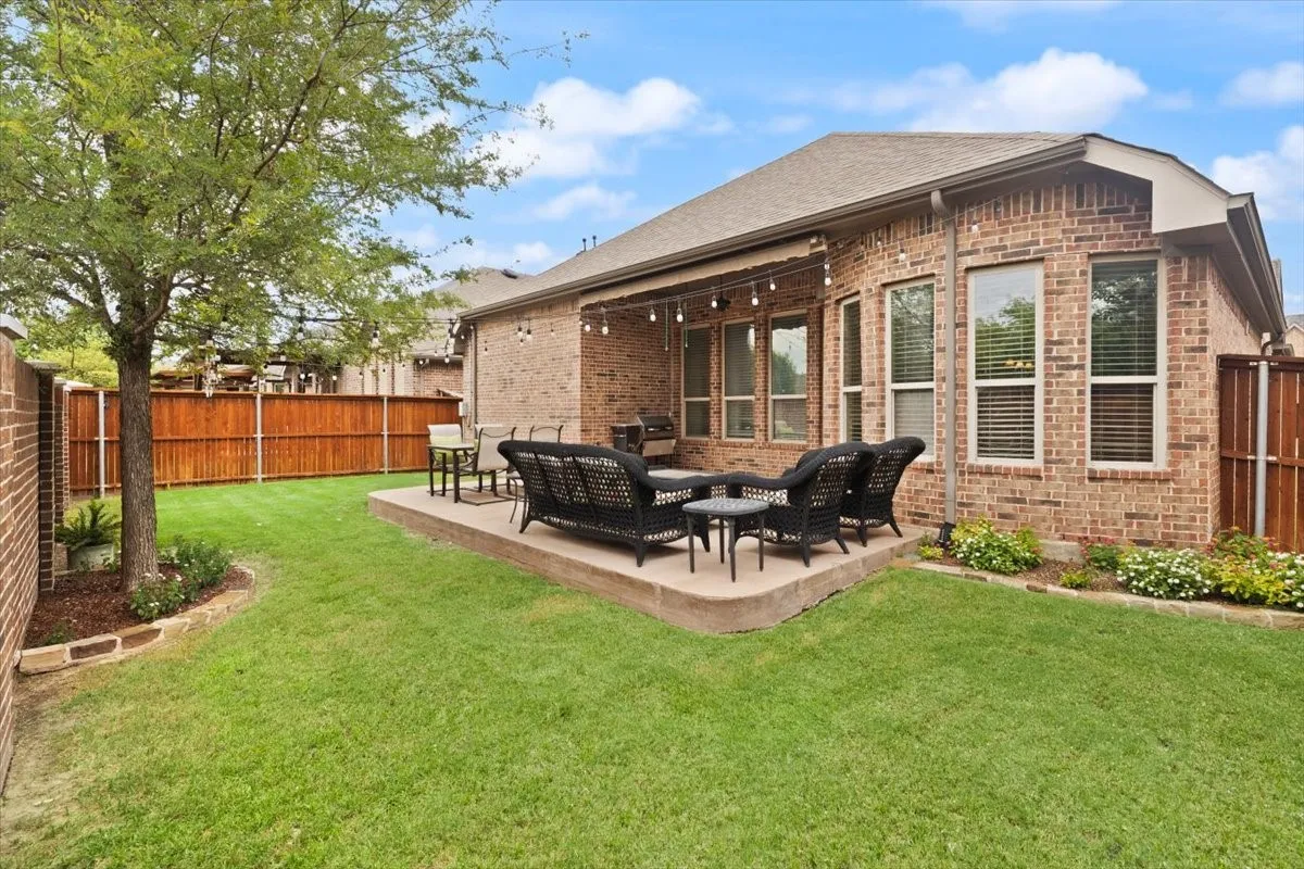 Single Family Residence For Sale in Denton County , 2831 Sherwood Drive, Trophy Club, Texas 76262, 3 Bedroom, 3 Bathroom, 2 Garage spaces, 2,160 Sqft, built in 2012, mls#21326149, Real Estate Agent in Trophy Club, Homes For Sale in Denton county, Homes For Sale in Trophy Club, Realtor in Trophy Club Texas, Real Estate Brokerage Independent Realty Texas, Luminita Cordes Realtor