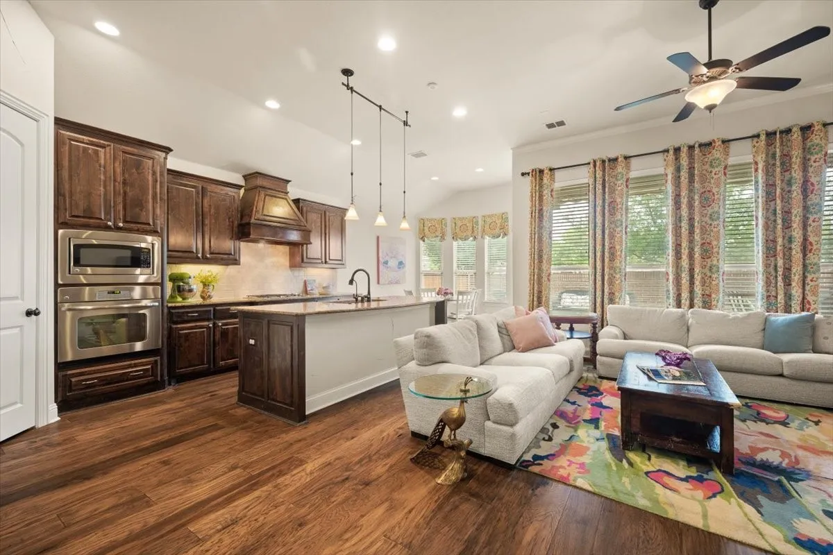 Single Family Residence For Sale in Denton County , 2831 Sherwood Drive, Trophy Club, Texas 76262, 3 Bedroom, 3 Bathroom, 2 Garage spaces, 2,160 Sqft, built in 2012, mls#21326149, Real Estate Agent in Trophy Club, Homes For Sale in Denton county, Homes For Sale in Trophy Club, Realtor in Trophy Club Texas, Real Estate Brokerage Independent Realty Texas, Luminita Cordes Realtor