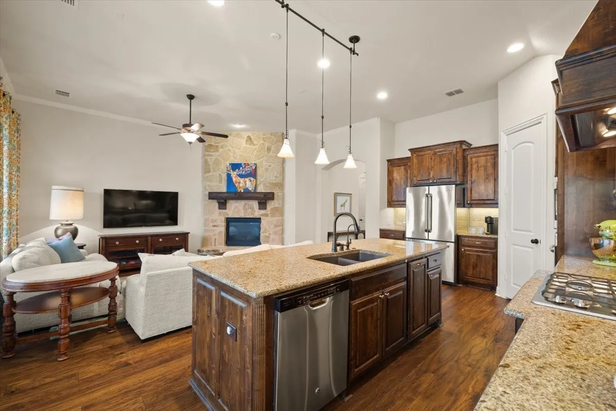 Single Family Residence For Sale in Denton County , 2831 Sherwood Drive, Trophy Club, Texas 76262, 3 Bedroom, 3 Bathroom, 2 Garage spaces, 2,160 Sqft, built in 2012, mls#21326149, Real Estate Agent in Trophy Club, Homes For Sale in Denton county, Homes For Sale in Trophy Club, Realtor in Trophy Club Texas, Real Estate Brokerage Independent Realty Texas, Luminita Cordes Realtor