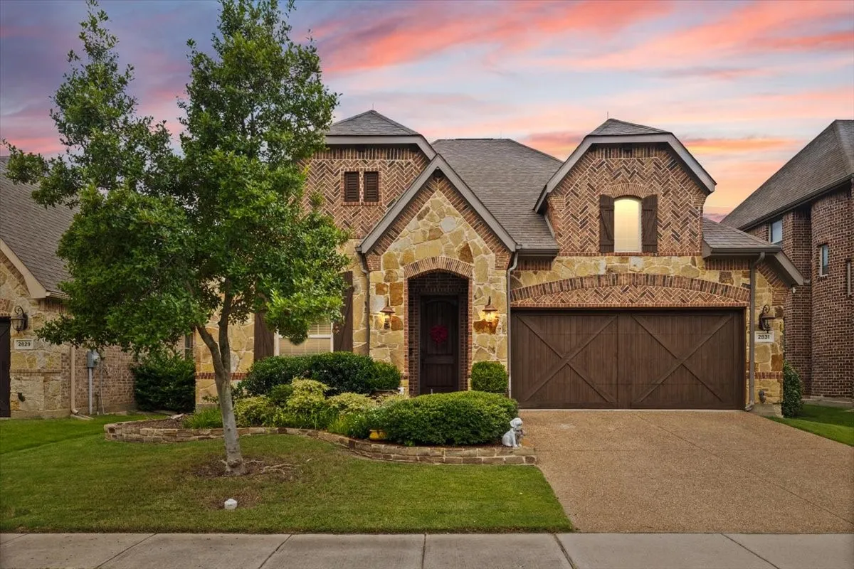 Single Family Residence For Sale in Denton County , 2831 Sherwood Drive, Trophy Club, Texas 76262, 3 Bedroom, 3 Bathroom, 2 Garage spaces, 2,160 Sqft, built in 2012, mls#21326149, Real Estate Agent in Trophy Club, Homes For Sale in Denton county, Homes For Sale in Trophy Club, Realtor in Trophy Club Texas, Real Estate Brokerage Independent Realty Texas, Luminita Cordes Realtor