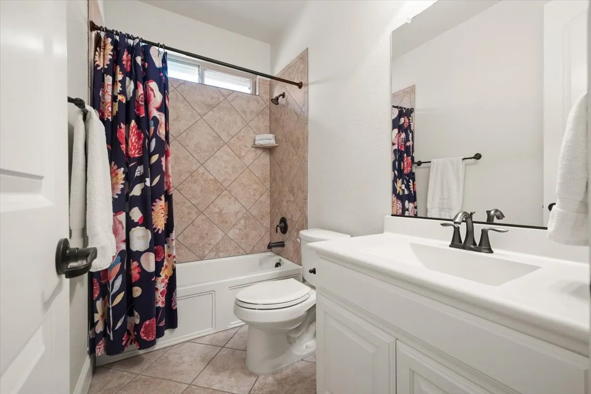 Single Family Residence For Sale in Denton County , 2831 Sherwood Drive, Trophy Club, Texas 76262, 3 Bedroom, 3 Bathroom, 2 Garage spaces, 2,160 Sqft, built in 2012, mls#21326149, Real Estate Agent in Trophy Club, Homes For Sale in Denton county, Homes For Sale in Trophy Club, Realtor in Trophy Club Texas, Real Estate Brokerage Independent Realty Texas, Luminita Cordes Realtor