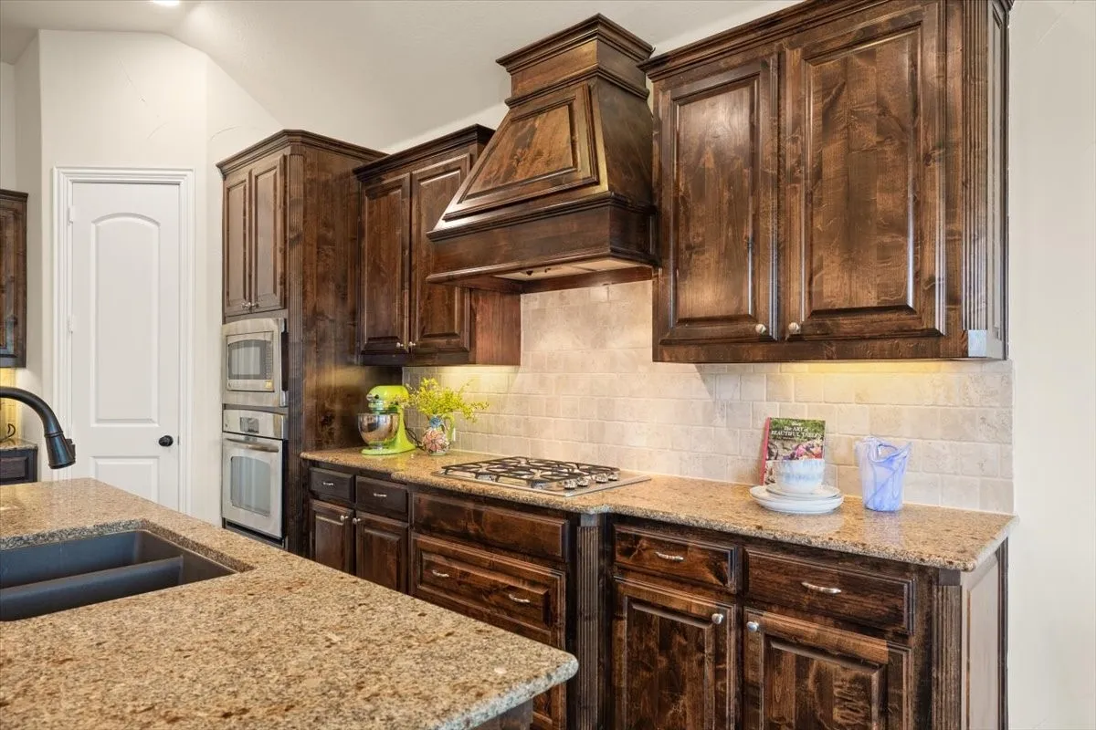 Single Family Residence For Sale in Denton County , 2831 Sherwood Drive, Trophy Club, Texas 76262, 3 Bedroom, 3 Bathroom, 2 Garage spaces, 2,160 Sqft, built in 2012, mls#21326149, Real Estate Agent in Trophy Club, Homes For Sale in Denton county, Homes For Sale in Trophy Club, Realtor in Trophy Club Texas, Real Estate Brokerage Independent Realty Texas, Luminita Cordes Realtor