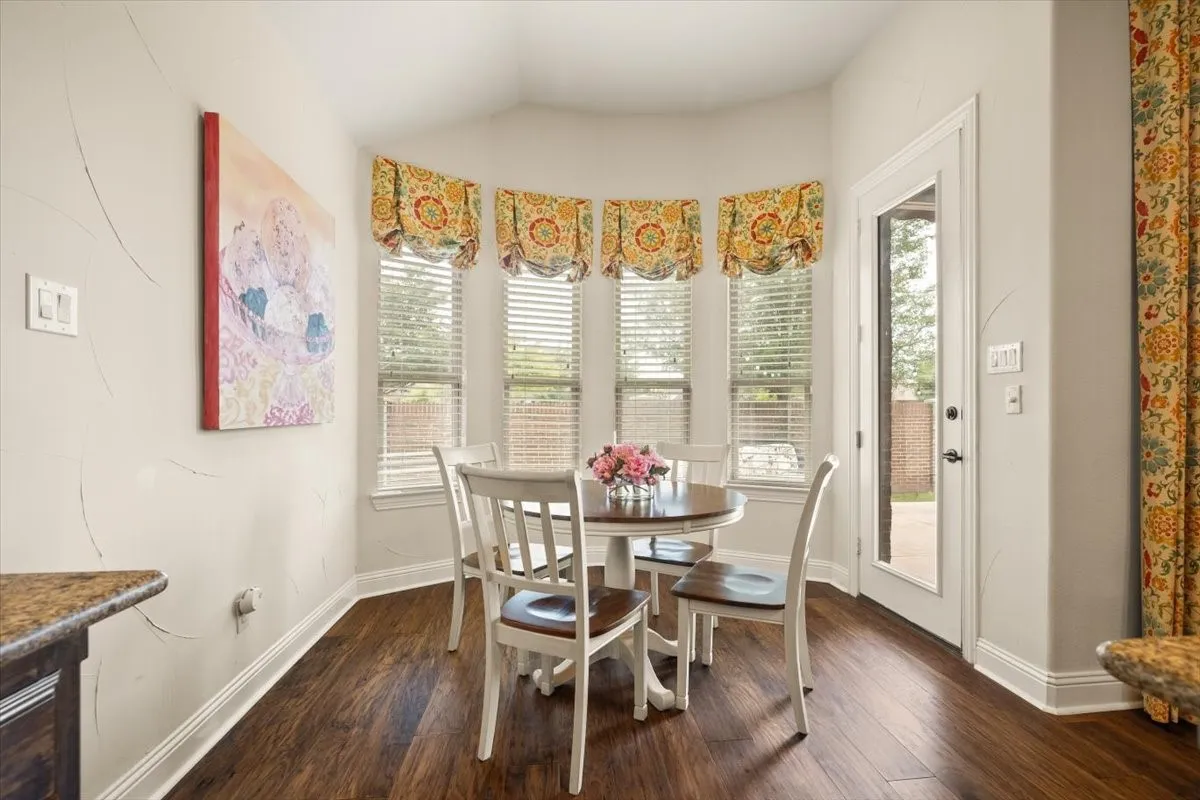 Single Family Residence For Sale in Denton County , 2831 Sherwood Drive, Trophy Club, Texas 76262, 3 Bedroom, 3 Bathroom, 2 Garage spaces, 2,160 Sqft, built in 2012, mls#21326149, Real Estate Agent in Trophy Club, Homes For Sale in Denton county, Homes For Sale in Trophy Club, Realtor in Trophy Club Texas, Real Estate Brokerage Independent Realty Texas, Luminita Cordes Realtor
