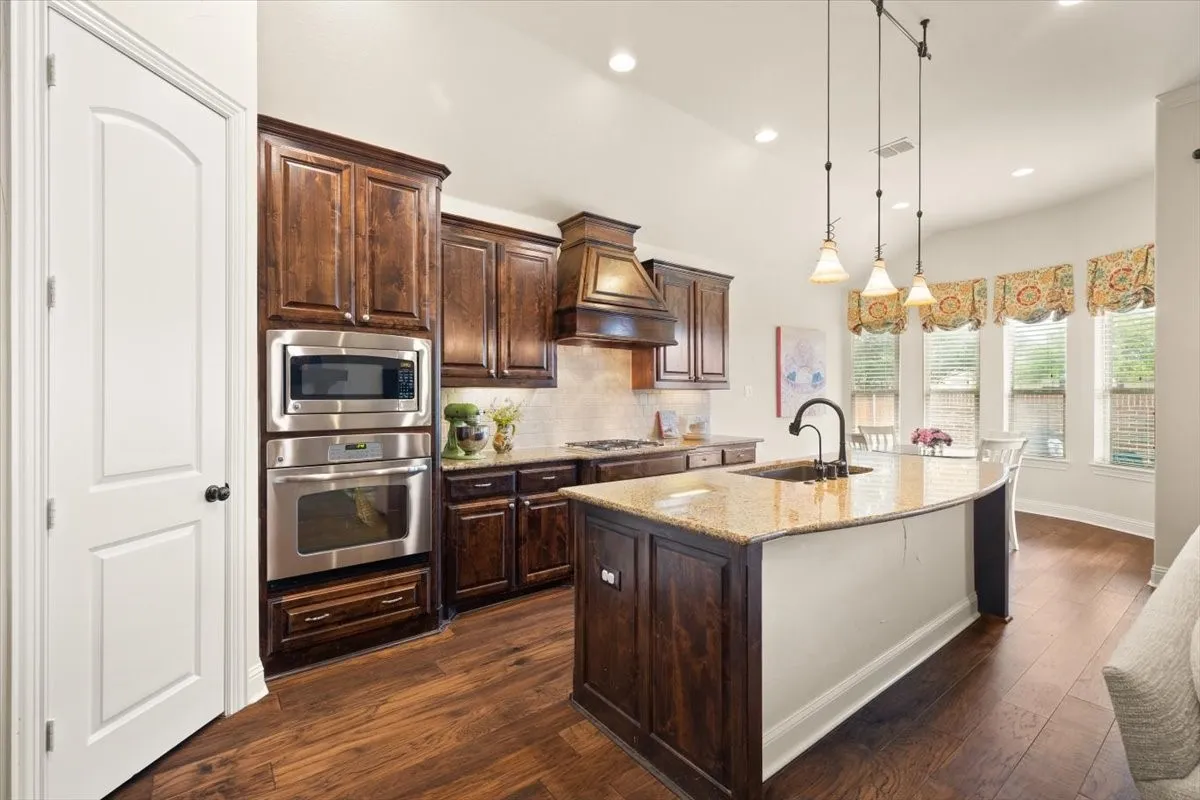 Single Family Residence For Sale in Denton County , 2831 Sherwood Drive, Trophy Club, Texas 76262, 3 Bedroom, 3 Bathroom, 2 Garage spaces, 2,160 Sqft, built in 2012, mls#21326149, Real Estate Agent in Trophy Club, Homes For Sale in Denton county, Homes For Sale in Trophy Club, Realtor in Trophy Club Texas, Real Estate Brokerage Independent Realty Texas, Luminita Cordes Realtor