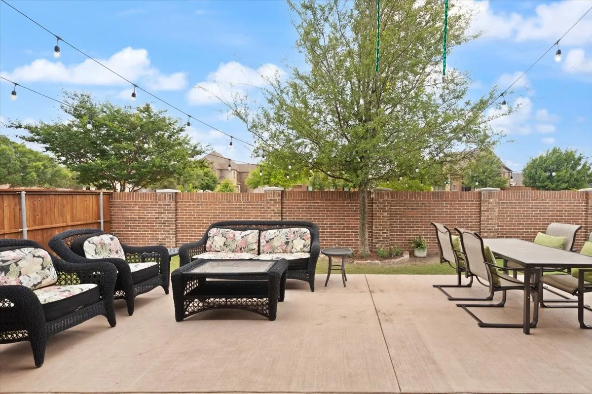 Single Family Residence For Sale in Denton County , 2831 Sherwood Drive, Trophy Club, Texas 76262, 3 Bedroom, 3 Bathroom, 2 Garage spaces, 2,160 Sqft, built in 2012, mls#21326149, Real Estate Agent in Trophy Club, Homes For Sale in Denton county, Homes For Sale in Trophy Club, Realtor in Trophy Club Texas, Real Estate Brokerage Independent Realty Texas, Luminita Cordes Realtor