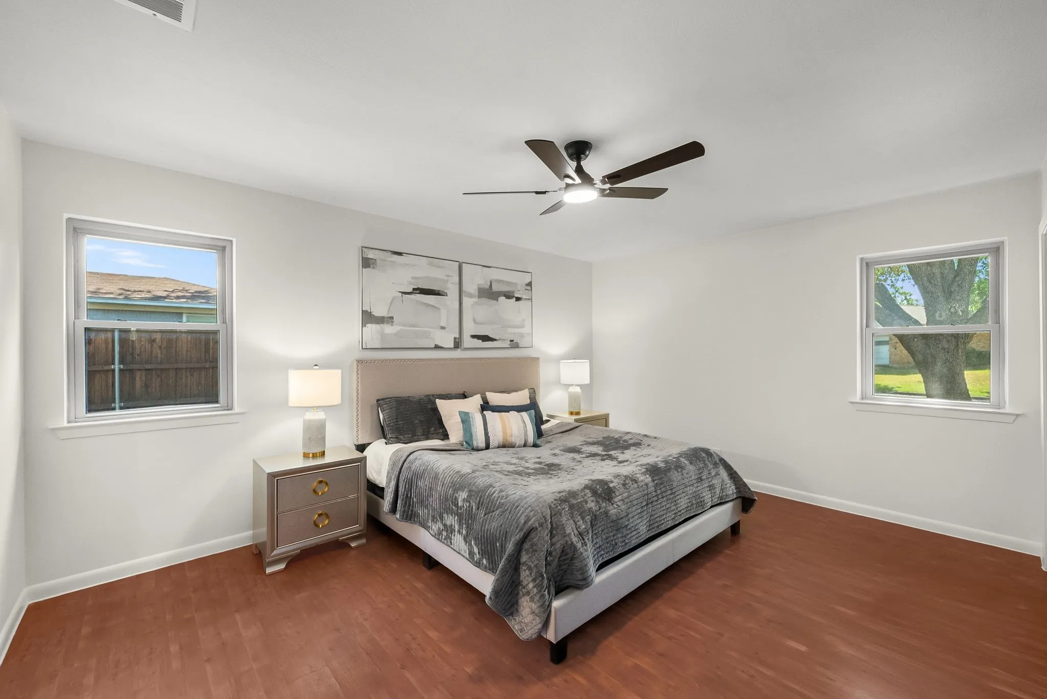 Single Family Residence For Sale in Denton County , 1300 Amherst Drive, Denton, Texas 76201, 3 Bedroom, 2 Bathroom, 2 Garage spaces, 1,744 Sqft, built in 1975, mls#21267572, Real Estate Agent in Denton, Homes For Sale in Denton county, Homes For Sale in Denton, Realtor in Denton Texas, Real Estate Brokerage Independent Realty Texas, Luminita Cordes Realtor