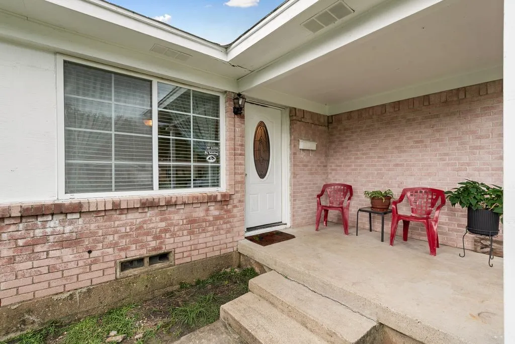 Single Family Residence For Sale in Dallas County , 1604 Summit Street, Mesquite, Texas 75149, 3 Bedroom, 1 Bathroom, 1 Garage spaces, 990 Sqft, built in 1960, mls#21322089, Real Estate Agent in Mesquite, Homes For Sale in Dallas county, Homes For Sale in Mesquite, Realtor in Mesquite Texas, Real Estate Brokerage Independent Realty Texas, Luminita Cordes Realtor