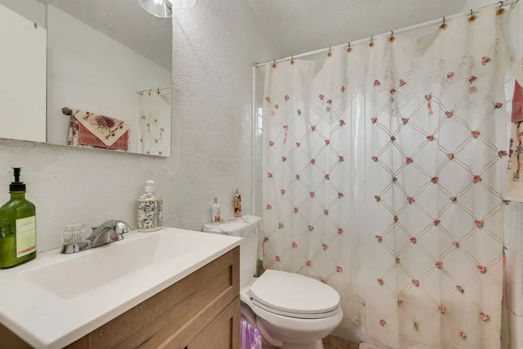 Single Family Residence For Sale in Dallas County , 1604 Summit Street, Mesquite, Texas 75149, 3 Bedroom, 1 Bathroom, 1 Garage spaces, 990 Sqft, built in 1960, mls#21322089, Real Estate Agent in Mesquite, Homes For Sale in Dallas county, Homes For Sale in Mesquite, Realtor in Mesquite Texas, Real Estate Brokerage Independent Realty Texas, Luminita Cordes Realtor