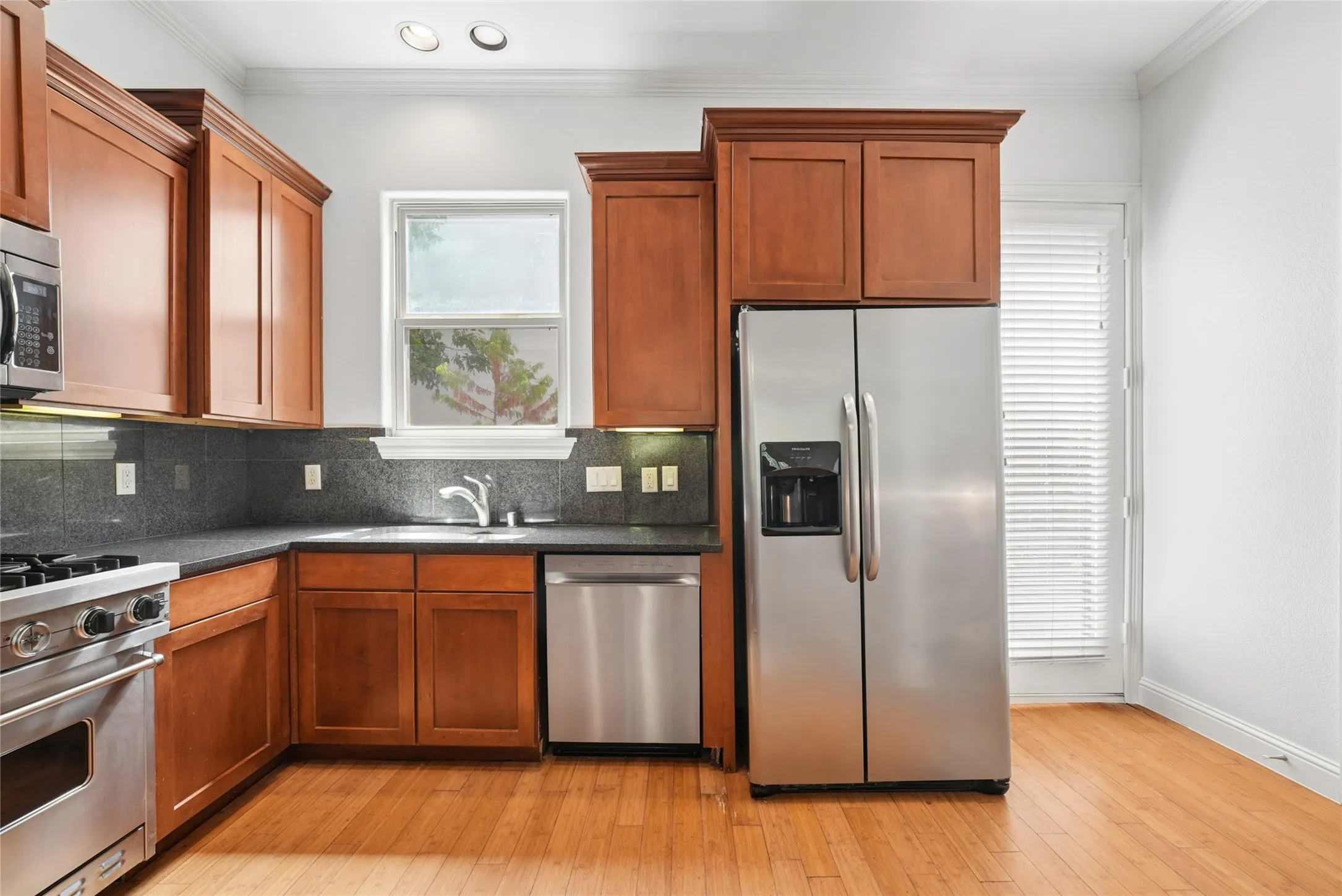 Condominium For Rent in Dallas County , 2606 N Henderson Avenue A, Dallas, Texas 75206, 3 Bedroom, 3 Bathroom, 2 Garage spaces, 1,528 Sqft, built in 2005, mls#21310827, Real Estate Agent in Dallas, Homes For Rent in Dallas county, Homes For Rent in Dallas, Realtor in Dallas Texas, Real Estate Brokerage Independent Realty Texas, Luminita Cordes Realtor