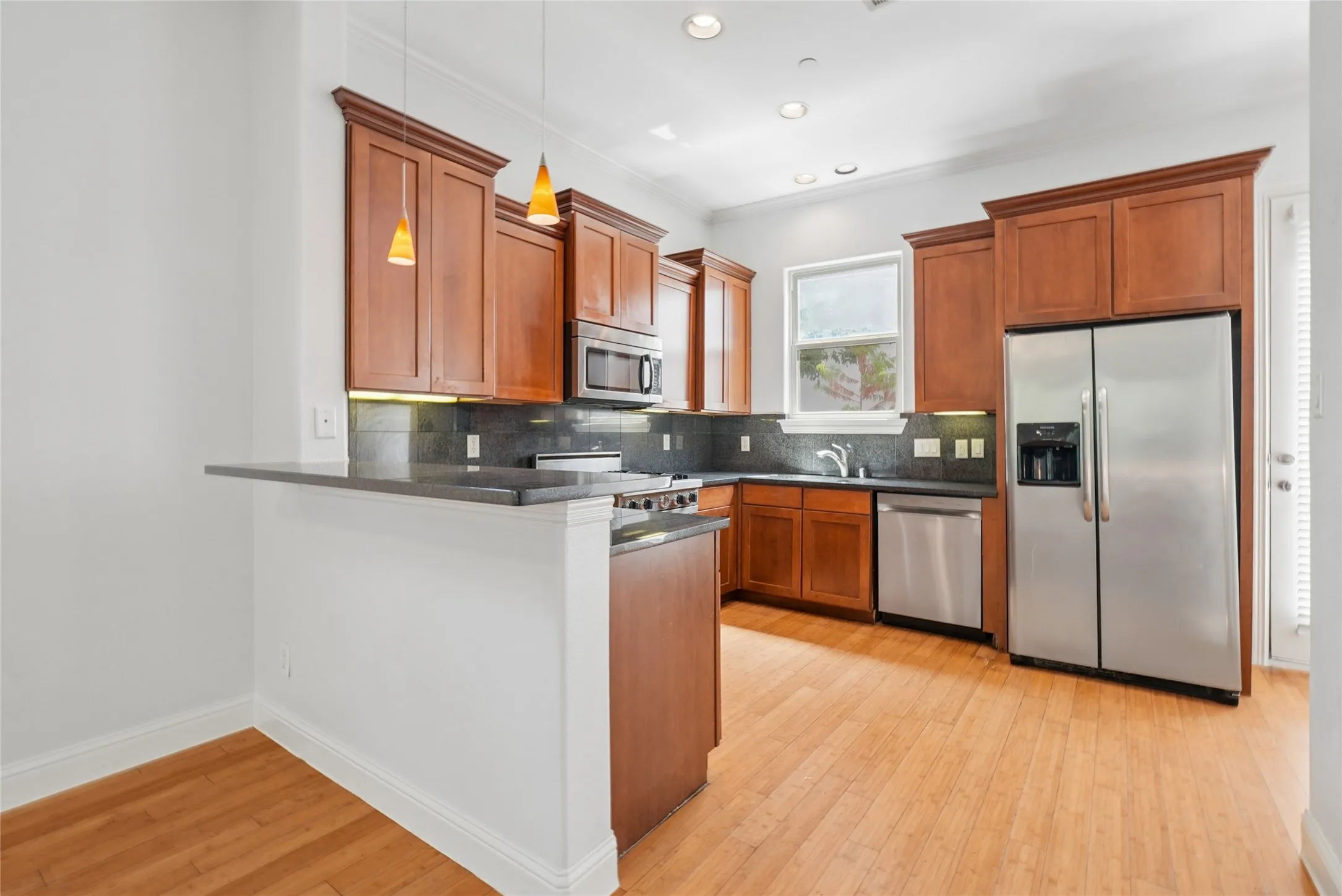 Condominium For Rent in Dallas County , 2606 N Henderson Avenue A, Dallas, Texas 75206, 3 Bedroom, 3 Bathroom, 2 Garage spaces, 1,528 Sqft, built in 2005, mls#21310827, Real Estate Agent in Dallas, Homes For Rent in Dallas county, Homes For Rent in Dallas, Realtor in Dallas Texas, Real Estate Brokerage Independent Realty Texas, Luminita Cordes Realtor