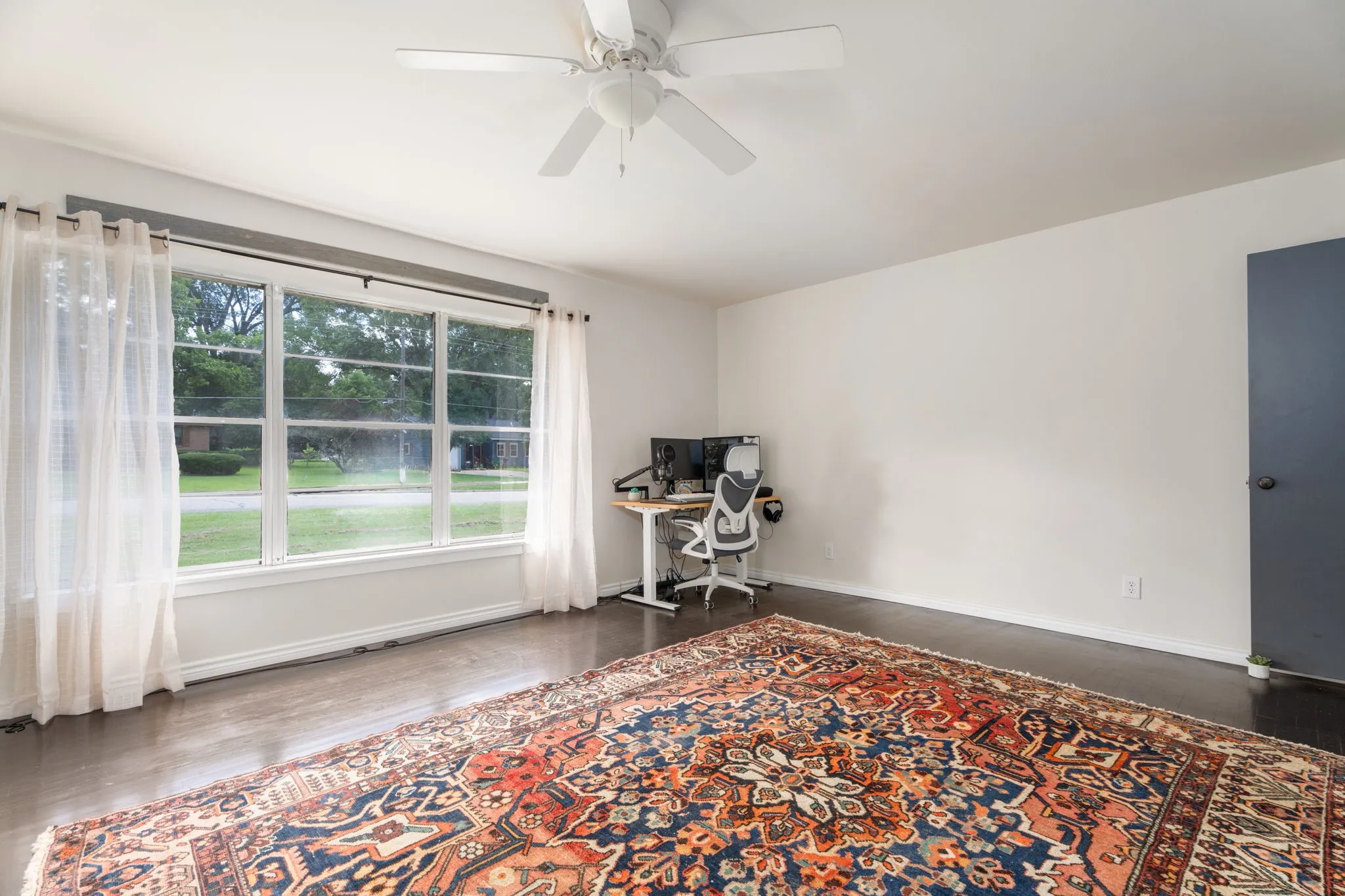 Single Family Residence For Sale in Anderson County , 137 Gardner Drive, Palestine, Texas 75803, 3 Bedroom, 2 Bathroom, 1 Garage spaces, 2,203 Sqft, built in 1957, mls#21326190, Real Estate Agent in Palestine, Homes For Sale in Anderson county, Homes For Sale in Palestine, Realtor in Palestine Texas, Real Estate Brokerage Independent Realty Texas, Luminita Cordes Realtor