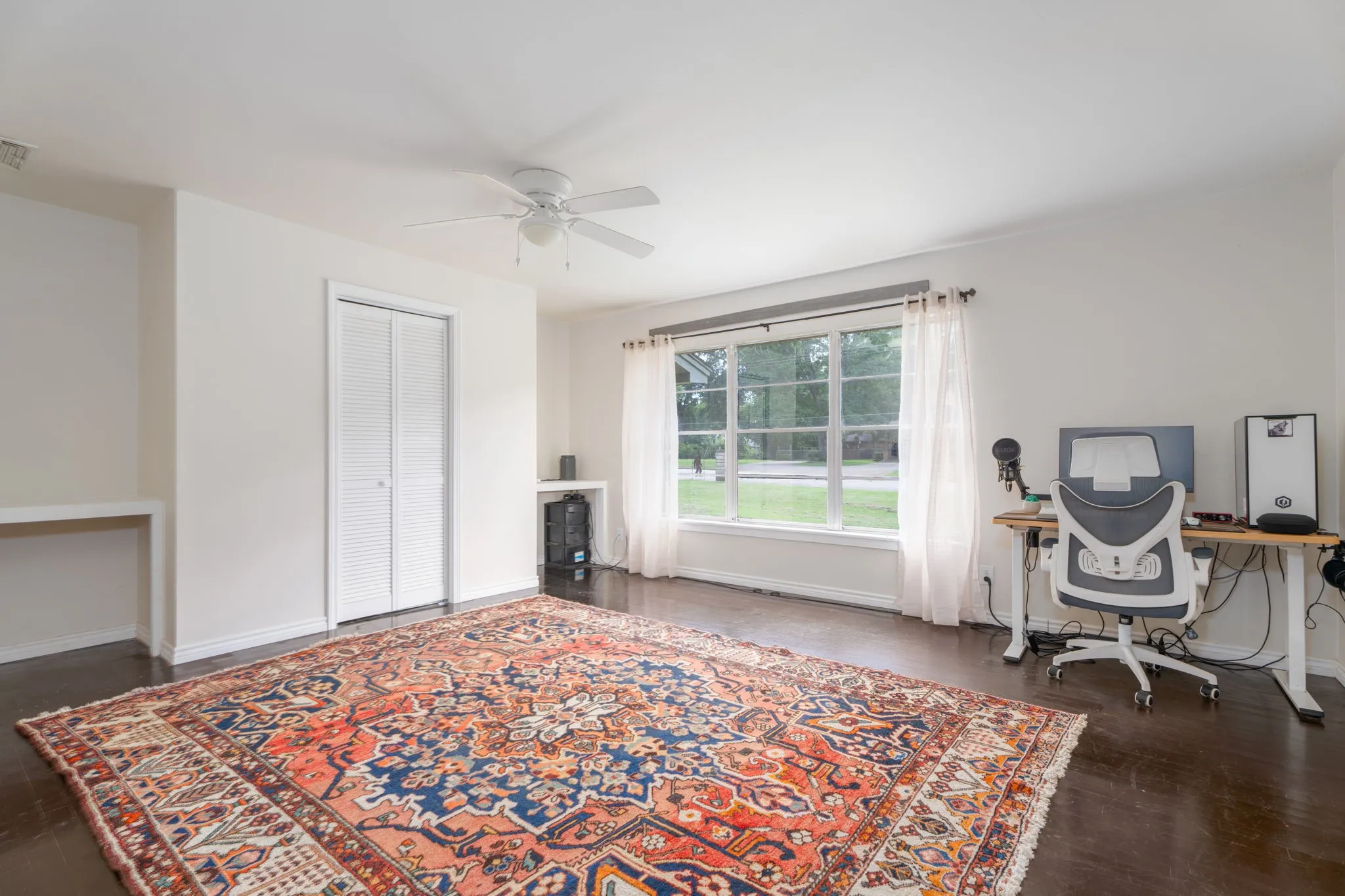 Single Family Residence For Sale in Anderson County , 137 Gardner Drive, Palestine, Texas 75803, 3 Bedroom, 2 Bathroom, 1 Garage spaces, 2,203 Sqft, built in 1957, mls#21326190, Real Estate Agent in Palestine, Homes For Sale in Anderson county, Homes For Sale in Palestine, Realtor in Palestine Texas, Real Estate Brokerage Independent Realty Texas, Luminita Cordes Realtor