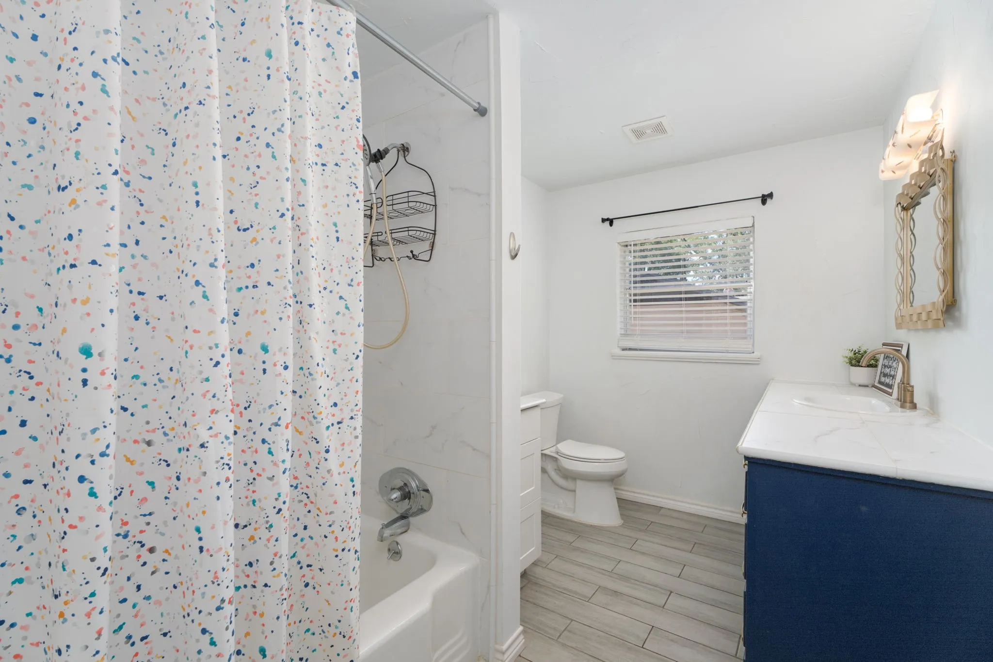Single Family Residence For Sale in Anderson County , 137 Gardner Drive, Palestine, Texas 75803, 3 Bedroom, 2 Bathroom, 1 Garage spaces, 2,203 Sqft, built in 1957, mls#21326190, Real Estate Agent in Palestine, Homes For Sale in Anderson county, Homes For Sale in Palestine, Realtor in Palestine Texas, Real Estate Brokerage Independent Realty Texas, Luminita Cordes Realtor