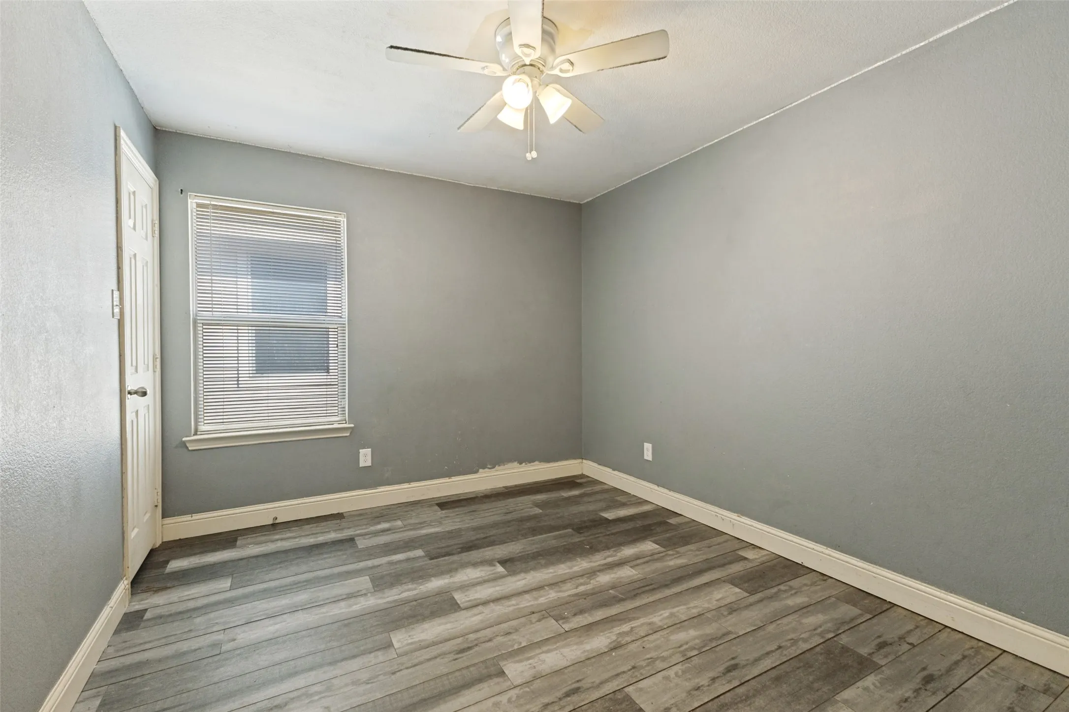 Single Family Residence For Sale in Dallas County , 13219 Alsatian Court, Dallas, Texas 75253, 4 Bedroom, 2 Bathroom, 2 Garage spaces, 1,606 Sqft, built in 2015, mls#21326793, Real Estate Agent in Dallas, Homes For Sale in Dallas county, Homes For Sale in Dallas, Realtor in Dallas Texas, Real Estate Brokerage Independent Realty Texas, Luminita Cordes Realtor