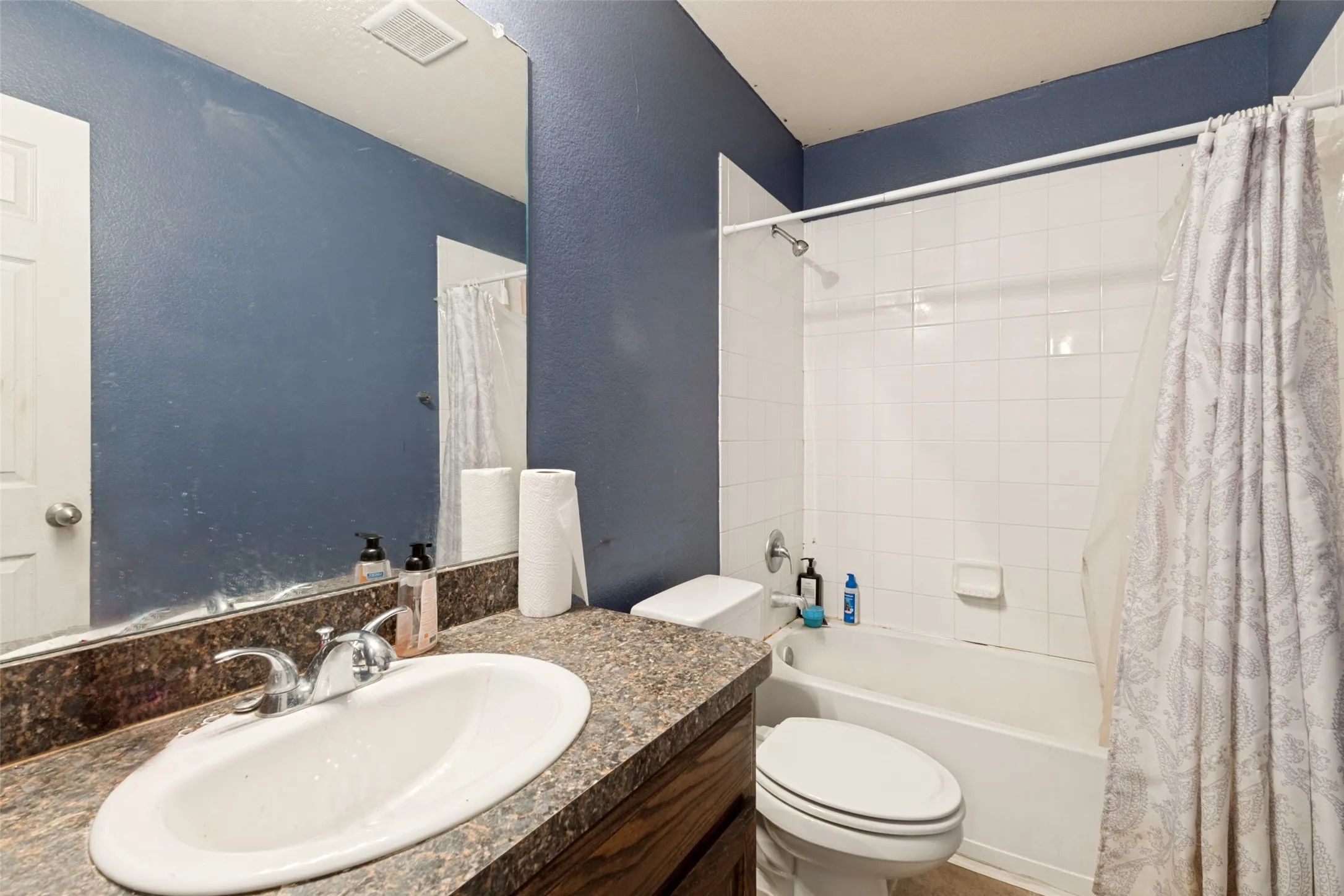Single Family Residence For Sale in Dallas County , 13219 Alsatian Court, Dallas, Texas 75253, 4 Bedroom, 2 Bathroom, 2 Garage spaces, 1,606 Sqft, built in 2015, mls#21326793, Real Estate Agent in Dallas, Homes For Sale in Dallas county, Homes For Sale in Dallas, Realtor in Dallas Texas, Real Estate Brokerage Independent Realty Texas, Luminita Cordes Realtor