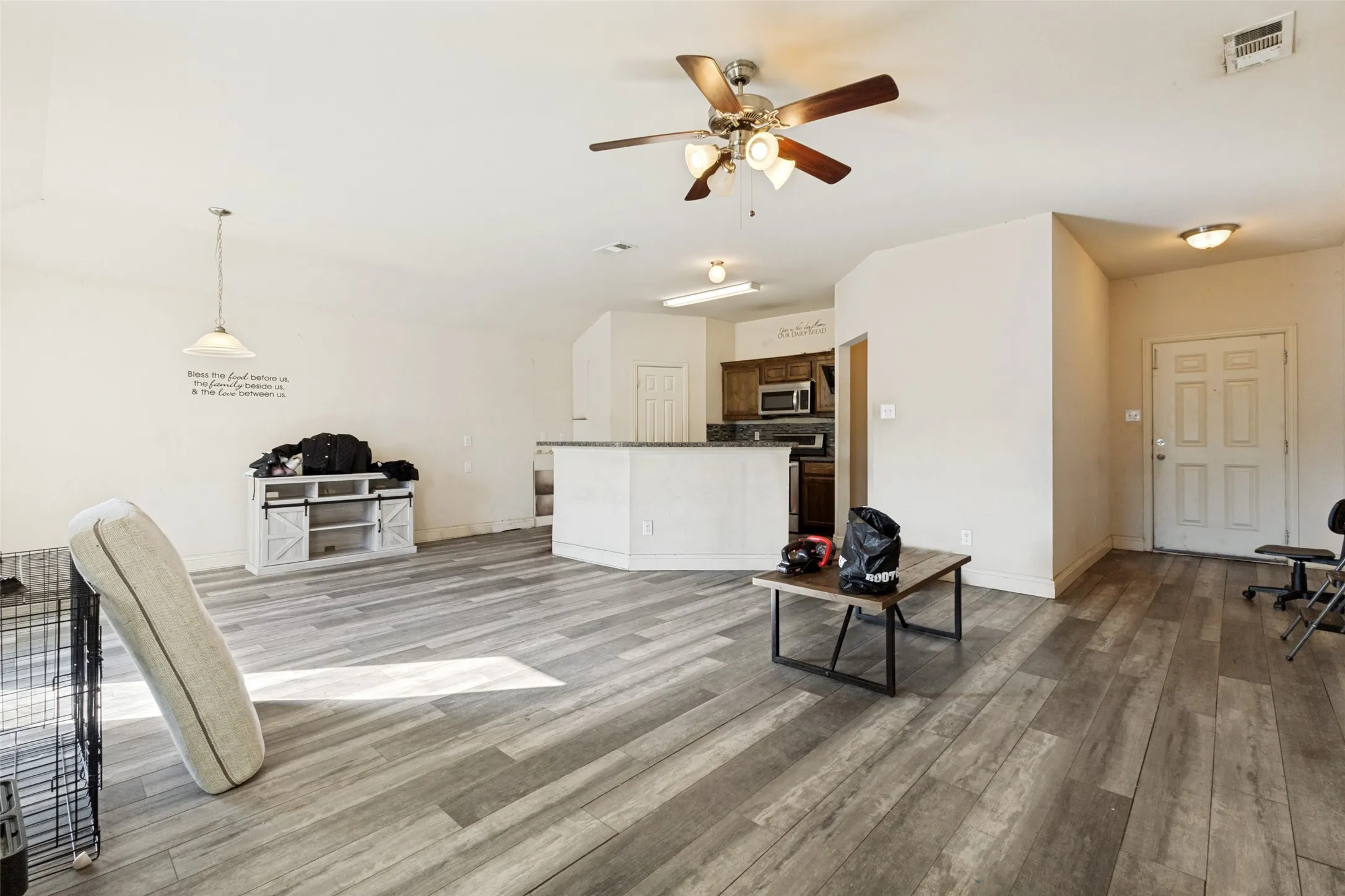 Single Family Residence For Sale in Dallas County , 13219 Alsatian Court, Dallas, Texas 75253, 4 Bedroom, 2 Bathroom, 2 Garage spaces, 1,606 Sqft, built in 2015, mls#21326793, Real Estate Agent in Dallas, Homes For Sale in Dallas county, Homes For Sale in Dallas, Realtor in Dallas Texas, Real Estate Brokerage Independent Realty Texas, Luminita Cordes Realtor
