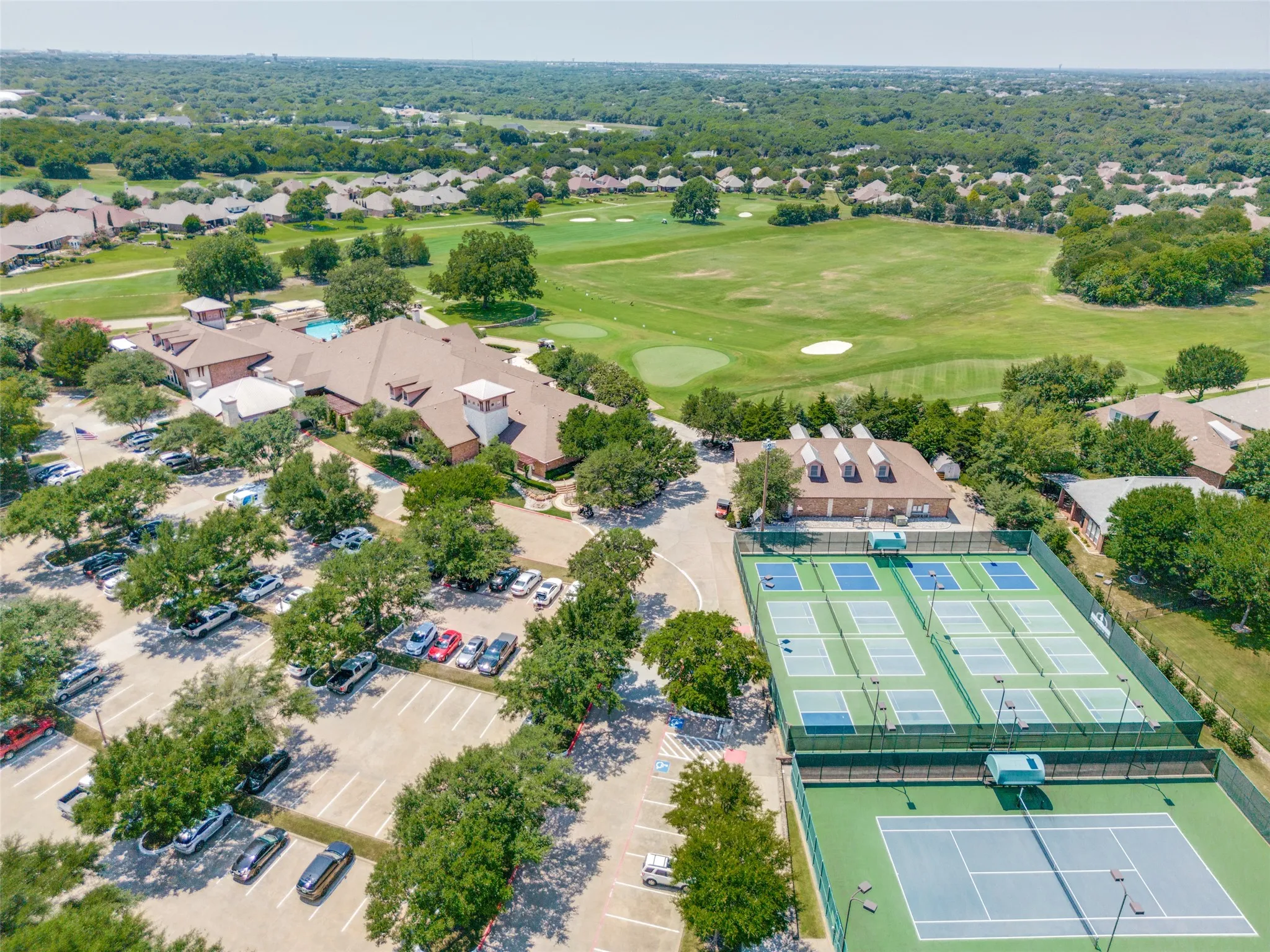 Single Family Residence For Sale in Collin County , 709 Pelican Hills Drive, Fairview, Texas 75069, 2 Bedroom, 2 Bathroom, 2 Garage spaces, 2,098 Sqft, built in 2005, mls#21317757, Real Estate Agent in Fairview, Homes For Sale in Collin county, Homes For Sale in Fairview, Realtor in Fairview Texas, Real Estate Brokerage Independent Realty Texas, Luminita Cordes Realtor