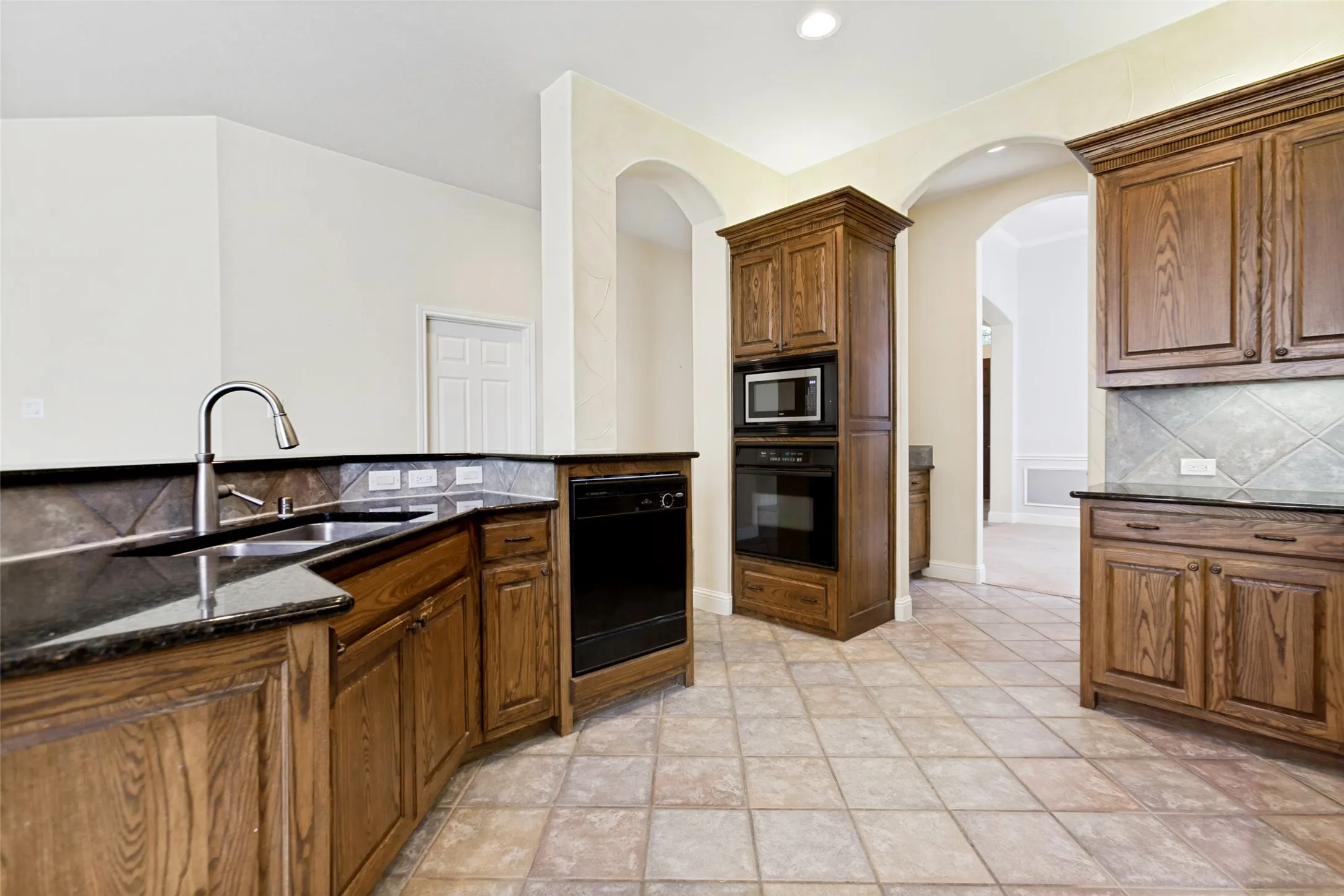 Single Family Residence For Sale in Collin County , 709 Pelican Hills Drive, Fairview, Texas 75069, 2 Bedroom, 2 Bathroom, 2 Garage spaces, 2,098 Sqft, built in 2005, mls#21317757, Real Estate Agent in Fairview, Homes For Sale in Collin county, Homes For Sale in Fairview, Realtor in Fairview Texas, Real Estate Brokerage Independent Realty Texas, Luminita Cordes Realtor