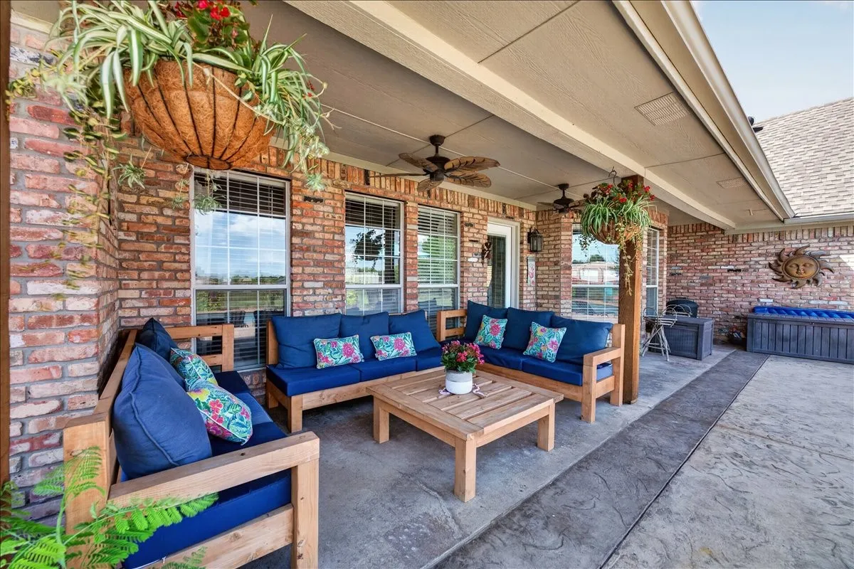Single Family Residence For Sale in Kaufman County , 10098 Antelope Way, Forney, Texas 75126, 4 Bedroom, 2 Bathroom, 2 Garage spaces, 2,036 Sqft, built in 2000, mls#21326791, Real Estate Agent in Forney, Homes For Sale in Kaufman county, Homes For Sale in Forney, Realtor in Forney Texas, Real Estate Brokerage Independent Realty Texas, Luminita Cordes Realtor