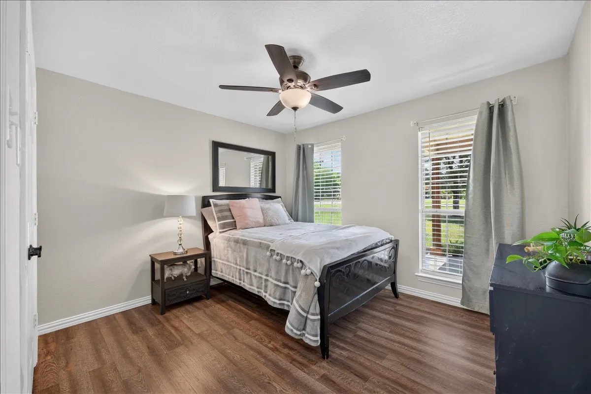 Single Family Residence For Sale in Kaufman County , 10098 Antelope Way, Forney, Texas 75126, 4 Bedroom, 2 Bathroom, 2 Garage spaces, 2,036 Sqft, built in 2000, mls#21326791, Real Estate Agent in Forney, Homes For Sale in Kaufman county, Homes For Sale in Forney, Realtor in Forney Texas, Real Estate Brokerage Independent Realty Texas, Luminita Cordes Realtor