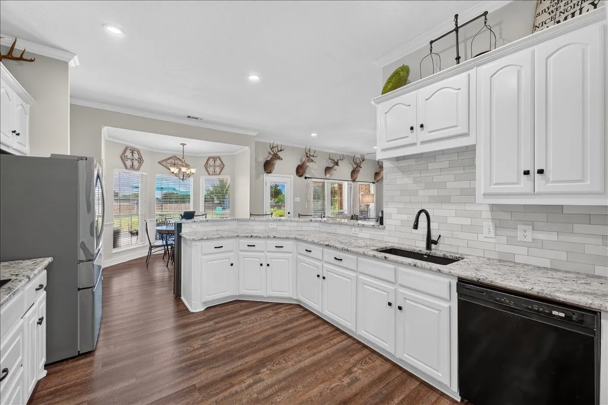 Single Family Residence For Sale in Kaufman County , 10098 Antelope Way, Forney, Texas 75126, 4 Bedroom, 2 Bathroom, 2 Garage spaces, 2,036 Sqft, built in 2000, mls#21326791, Real Estate Agent in Forney, Homes For Sale in Kaufman county, Homes For Sale in Forney, Realtor in Forney Texas, Real Estate Brokerage Independent Realty Texas, Luminita Cordes Realtor