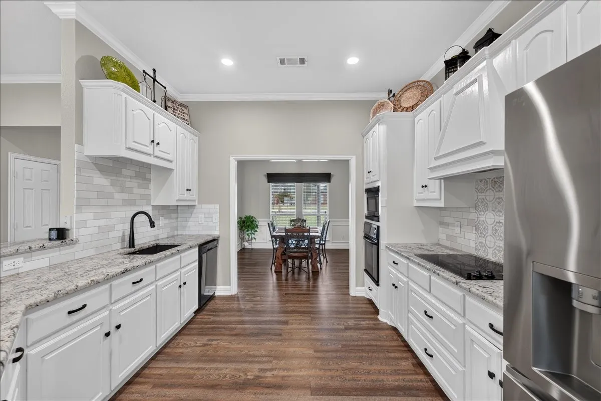 Single Family Residence For Sale in Kaufman County , 10098 Antelope Way, Forney, Texas 75126, 4 Bedroom, 2 Bathroom, 2 Garage spaces, 2,036 Sqft, built in 2000, mls#21326791, Real Estate Agent in Forney, Homes For Sale in Kaufman county, Homes For Sale in Forney, Realtor in Forney Texas, Real Estate Brokerage Independent Realty Texas, Luminita Cordes Realtor