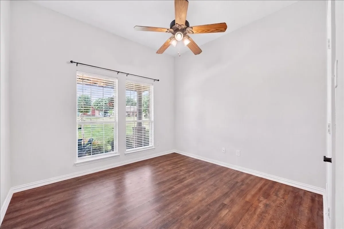 Single Family Residence For Sale in Kaufman County , 10098 Antelope Way, Forney, Texas 75126, 4 Bedroom, 2 Bathroom, 2 Garage spaces, 2,036 Sqft, built in 2000, mls#21326791, Real Estate Agent in Forney, Homes For Sale in Kaufman county, Homes For Sale in Forney, Realtor in Forney Texas, Real Estate Brokerage Independent Realty Texas, Luminita Cordes Realtor
