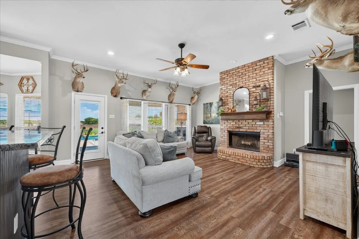 Single Family Residence For Sale in Kaufman County , 10098 Antelope Way, Forney, Texas 75126, 4 Bedroom, 2 Bathroom, 2 Garage spaces, 2,036 Sqft, built in 2000, mls#21326791, Real Estate Agent in Forney, Homes For Sale in Kaufman county, Homes For Sale in Forney, Realtor in Forney Texas, Real Estate Brokerage Independent Realty Texas, Luminita Cordes Realtor