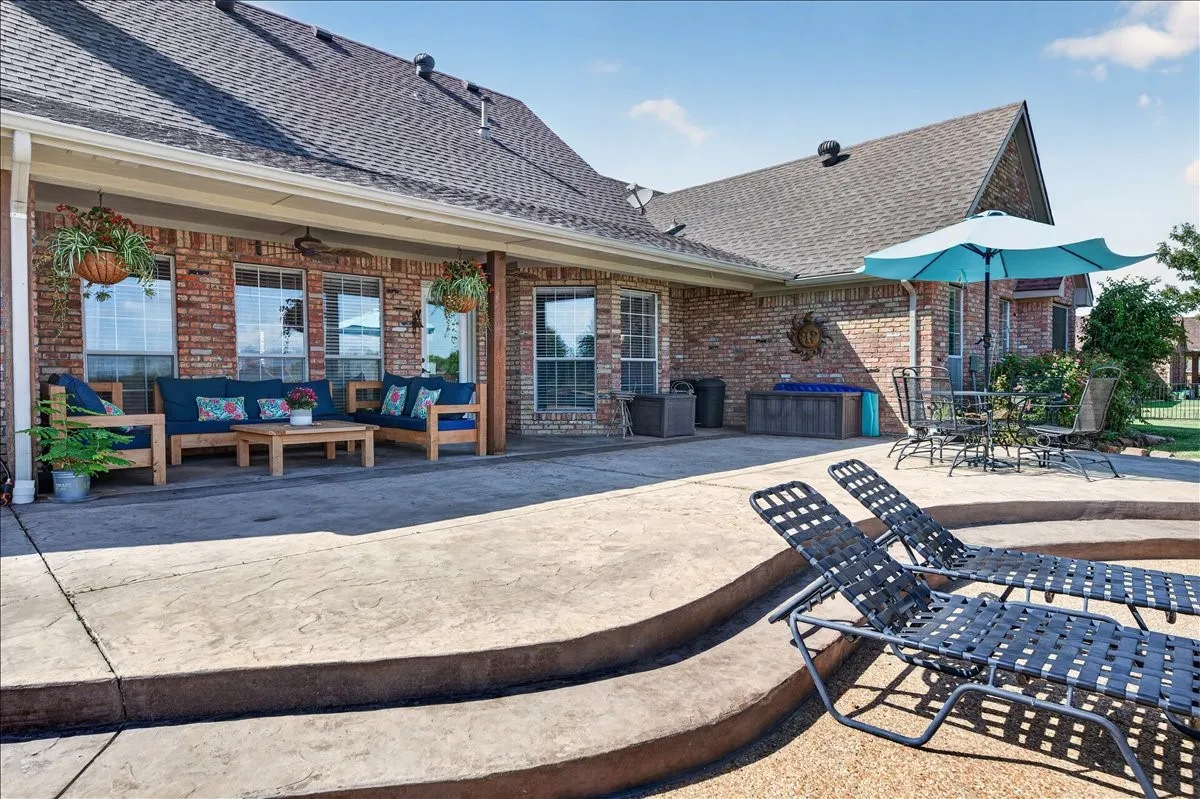 Single Family Residence For Sale in Kaufman County , 10098 Antelope Way, Forney, Texas 75126, 4 Bedroom, 2 Bathroom, 2 Garage spaces, 2,036 Sqft, built in 2000, mls#21326791, Real Estate Agent in Forney, Homes For Sale in Kaufman county, Homes For Sale in Forney, Realtor in Forney Texas, Real Estate Brokerage Independent Realty Texas, Luminita Cordes Realtor