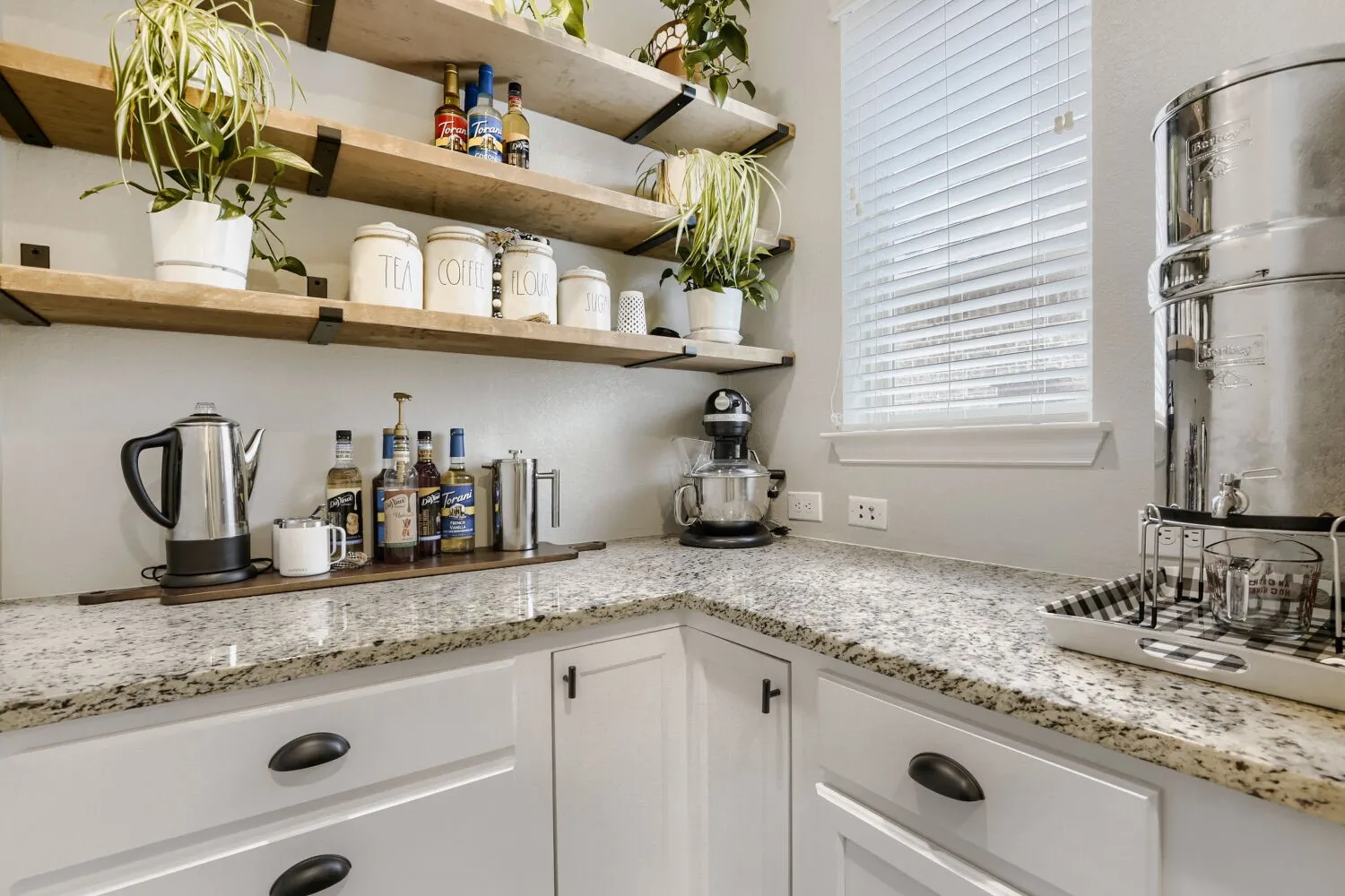 Single Family Residence For Sale in Kaufman County , 1105 Somerset Circle, Forney, Texas 75126, 5 Bedroom, 4 Bathroom, 3 Garage spaces, 3,158 Sqft, built in 2014, mls#21325817, Real Estate Agent in Forney, Homes For Sale in Kaufman county, Homes For Sale in Forney, Realtor in Forney Texas, Real Estate Brokerage Independent Realty Texas, Luminita Cordes Realtor