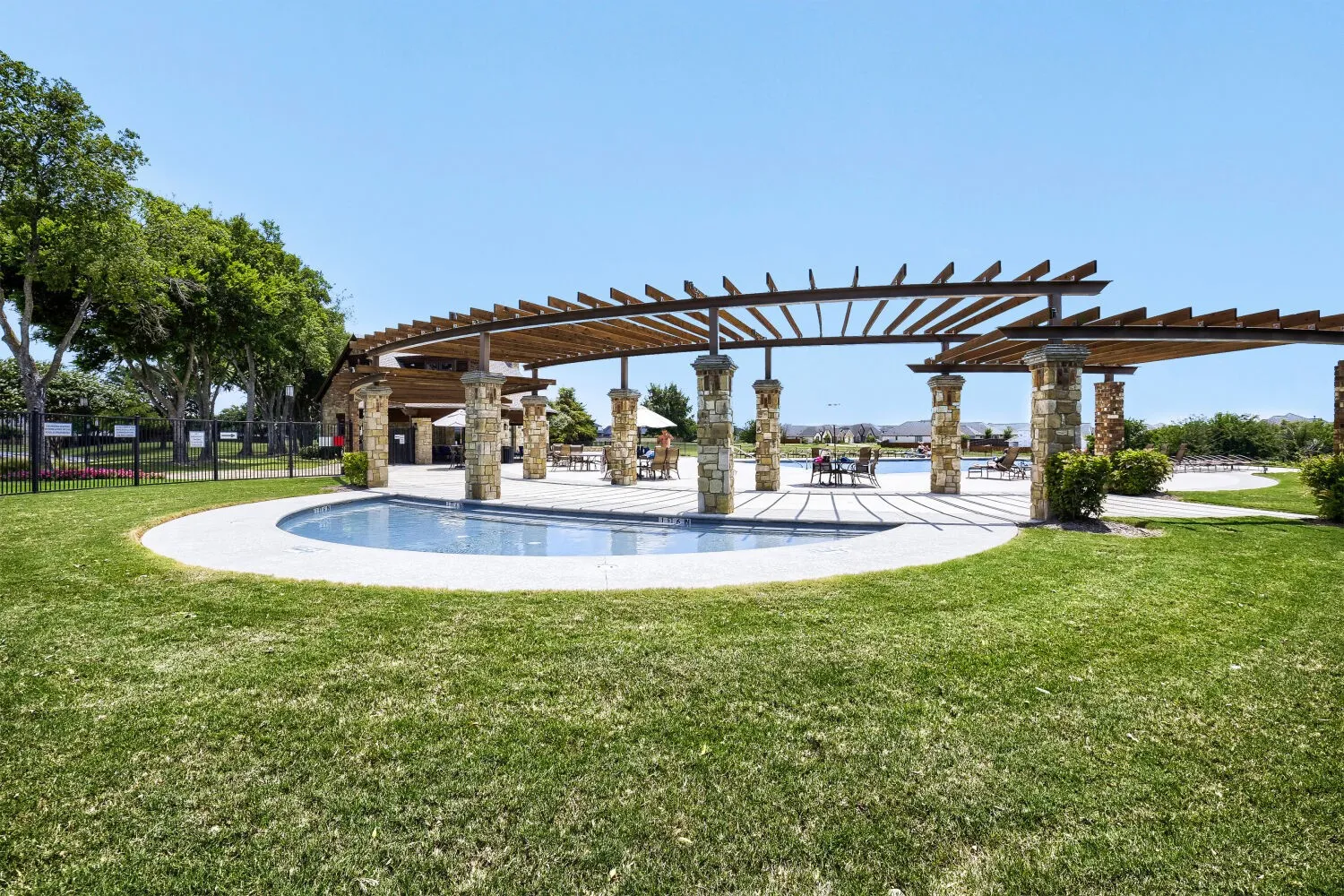 Single Family Residence For Sale in Kaufman County , 1105 Somerset Circle, Forney, Texas 75126, 5 Bedroom, 4 Bathroom, 3 Garage spaces, 3,158 Sqft, built in 2014, mls#21325817, Real Estate Agent in Forney, Homes For Sale in Kaufman county, Homes For Sale in Forney, Realtor in Forney Texas, Real Estate Brokerage Independent Realty Texas, Luminita Cordes Realtor
