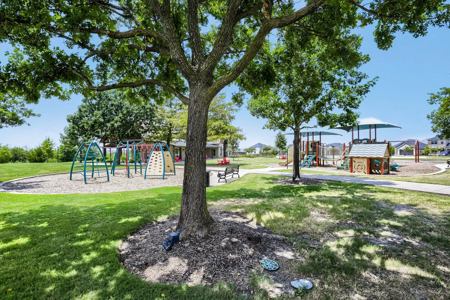 Single Family Residence For Sale in Kaufman County , 1105 Somerset Circle, Forney, Texas 75126, 5 Bedroom, 4 Bathroom, 3 Garage spaces, 3,158 Sqft, built in 2014, mls#21325817, Real Estate Agent in Forney, Homes For Sale in Kaufman county, Homes For Sale in Forney, Realtor in Forney Texas, Real Estate Brokerage Independent Realty Texas, Luminita Cordes Realtor