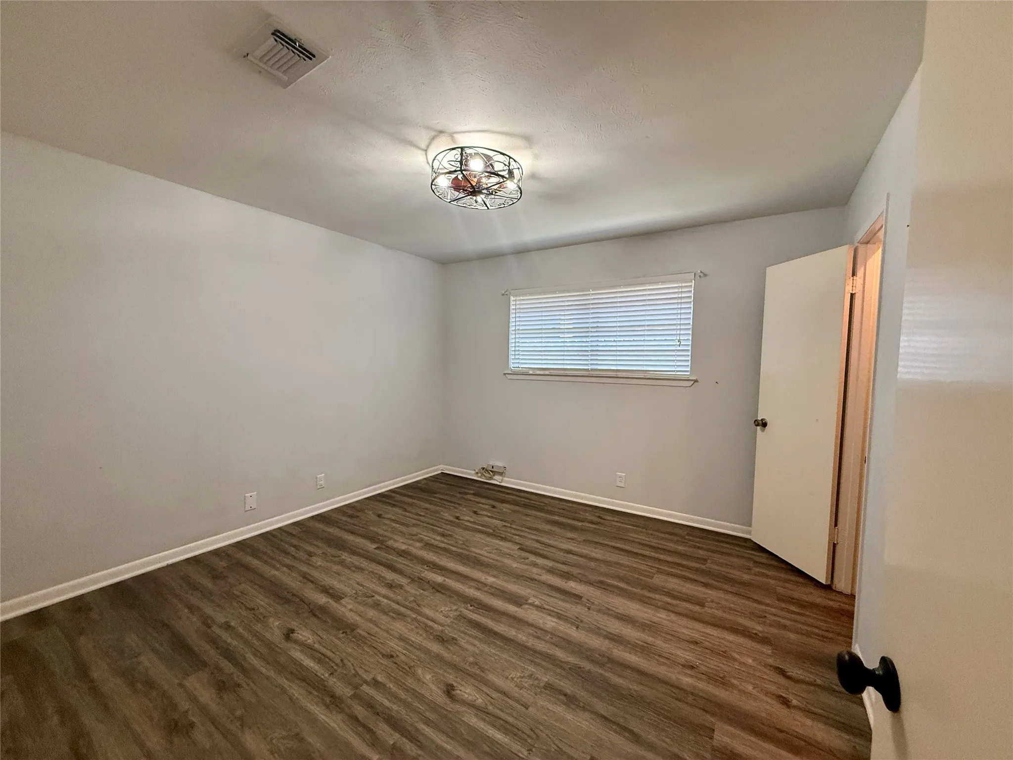Single Family Residence For Sale in Grayson County , 3005 Anthony Drive, Sherman, Texas 75092, 4 Bedroom, 3 Bathroom, 2 Garage spaces, 2,461 Sqft, built in 1973, Price $359,000, mls#21321683, Real Estate Agent in Sherman, Homes For Sale in Grayson county, Homes For Sale in Sherman, Realtor in Sherman Texas, Real Estate Brokerage Independent Realty Texas, Luminita Cordes Realtor