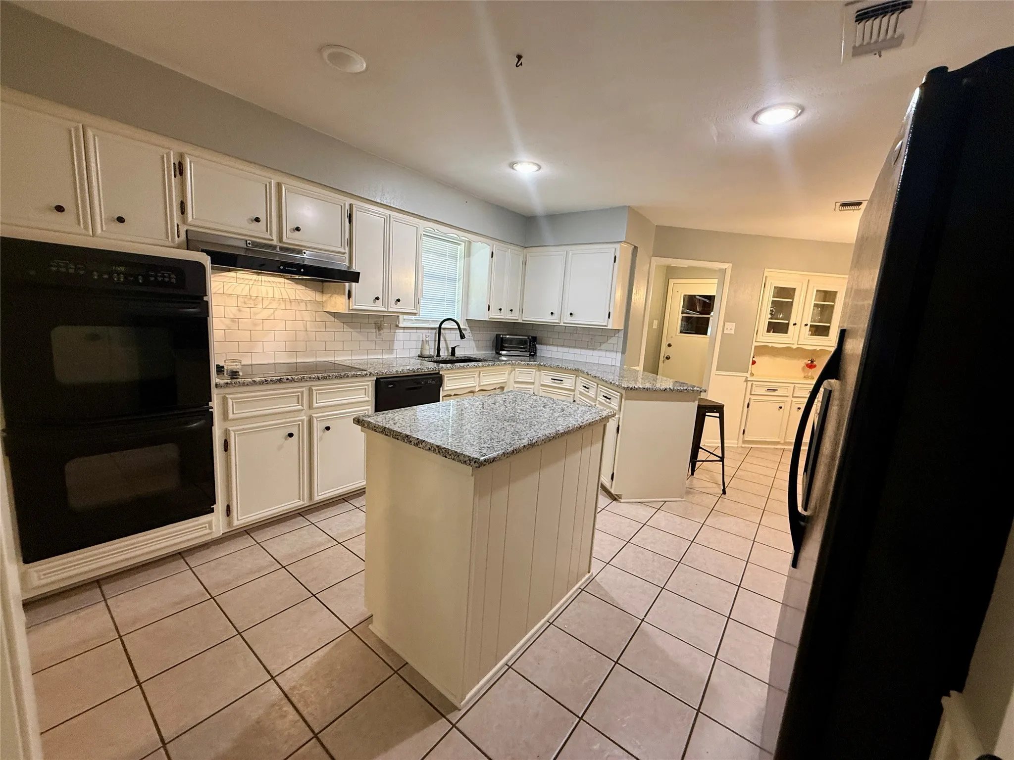 Single Family Residence For Sale in Grayson County , 3005 Anthony Drive, Sherman, Texas 75092, 4 Bedroom, 3 Bathroom, 2 Garage spaces, 2,461 Sqft, built in 1973, Price $359,000, mls#21321683, Real Estate Agent in Sherman, Homes For Sale in Grayson county, Homes For Sale in Sherman, Realtor in Sherman Texas, Real Estate Brokerage Independent Realty Texas, Luminita Cordes Realtor