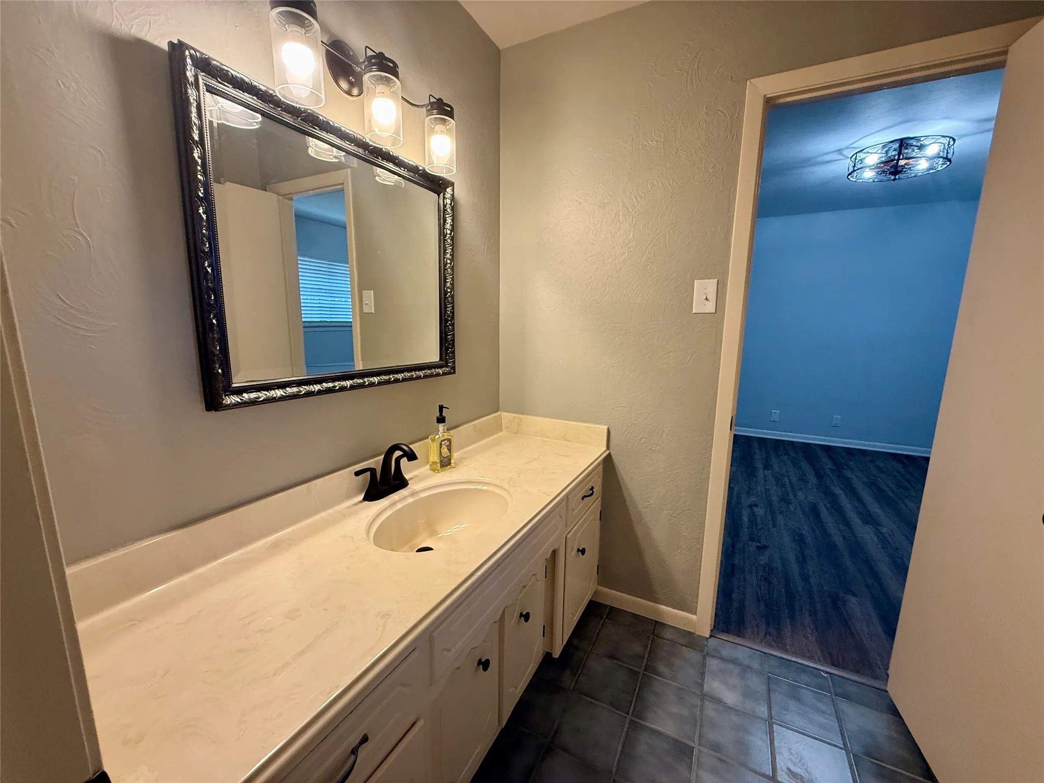 Single Family Residence For Sale in Grayson County , 3005 Anthony Drive, Sherman, Texas 75092, 4 Bedroom, 3 Bathroom, 2 Garage spaces, 2,461 Sqft, built in 1973, Price $359,000, mls#21321683, Real Estate Agent in Sherman, Homes For Sale in Grayson county, Homes For Sale in Sherman, Realtor in Sherman Texas, Real Estate Brokerage Independent Realty Texas, Luminita Cordes Realtor