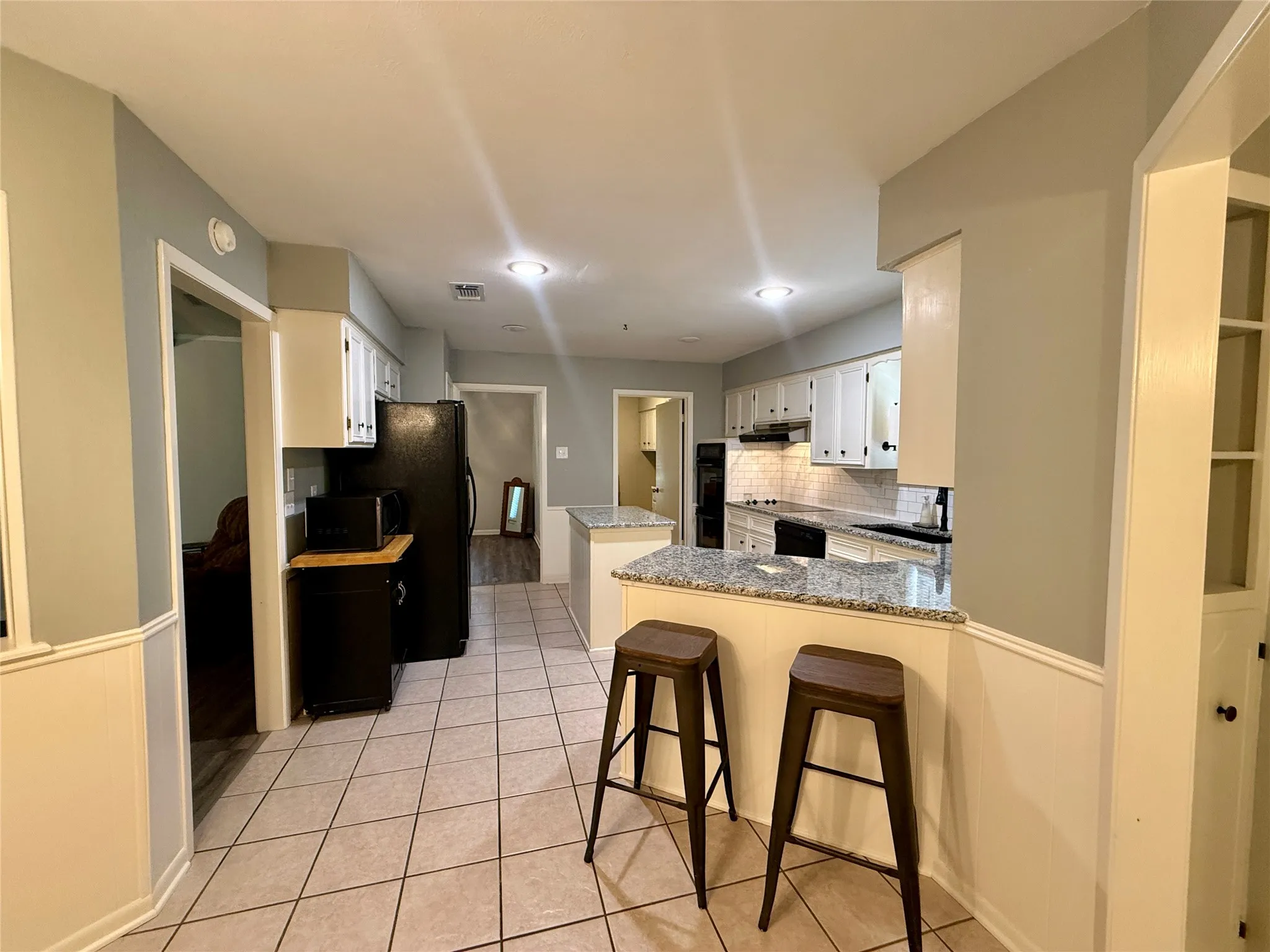 Single Family Residence For Sale in Grayson County , 3005 Anthony Drive, Sherman, Texas 75092, 4 Bedroom, 3 Bathroom, 2 Garage spaces, 2,461 Sqft, built in 1973, Price $359,000, mls#21321683, Real Estate Agent in Sherman, Homes For Sale in Grayson county, Homes For Sale in Sherman, Realtor in Sherman Texas, Real Estate Brokerage Independent Realty Texas, Luminita Cordes Realtor
