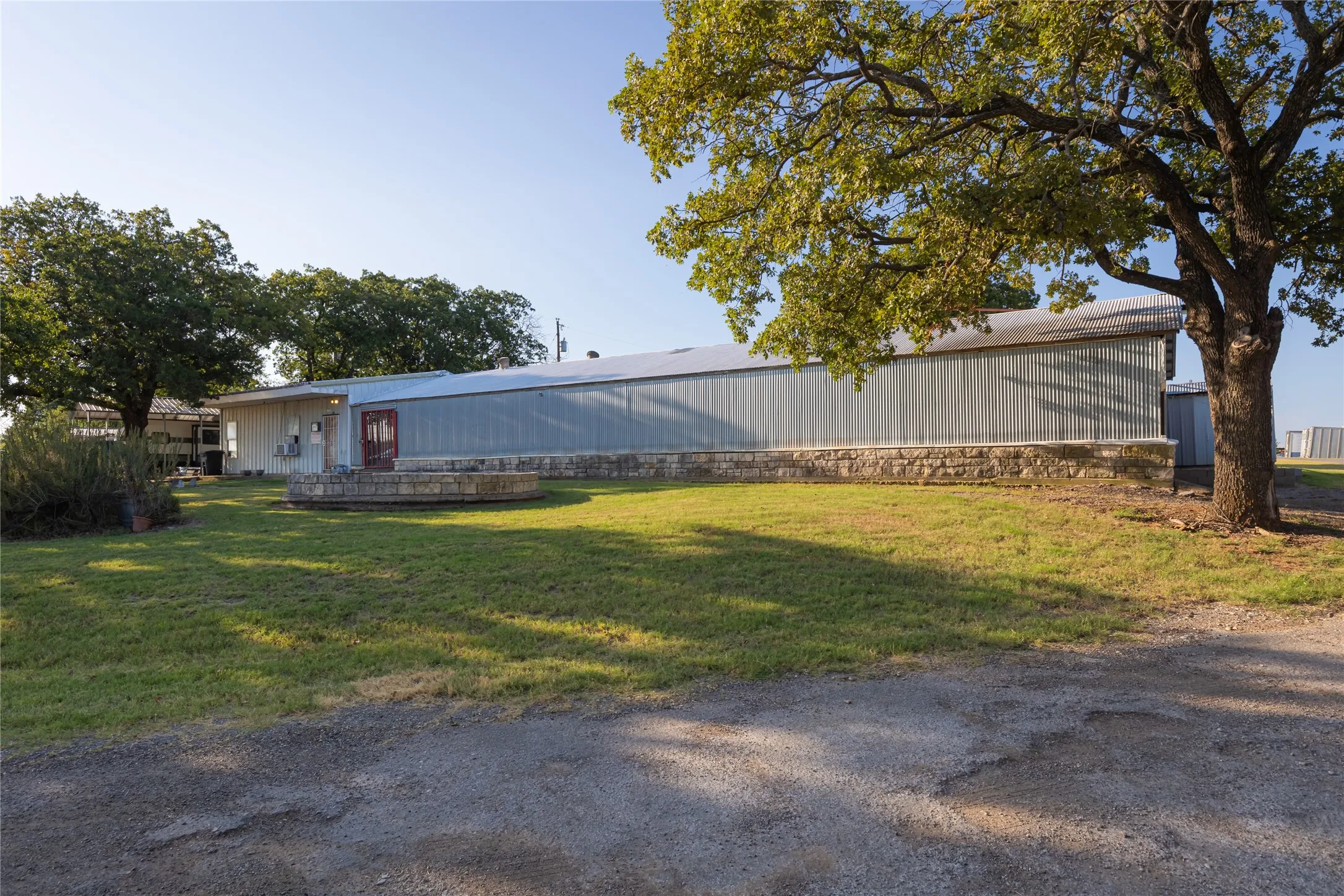 Warehouse For Sale in Parker County , 2520 E Highway 199, Springtown, Texas 76082, 0, 0, Garage spaces, 0 Sqft, built in 2010, mls#21326724, Real Estate Agent in Springtown, Homes For Sale in Parker county, Homes For Sale in Springtown, Realtor in Springtown Texas, Real Estate Brokerage Independent Realty Texas, Luminita Cordes Realtor