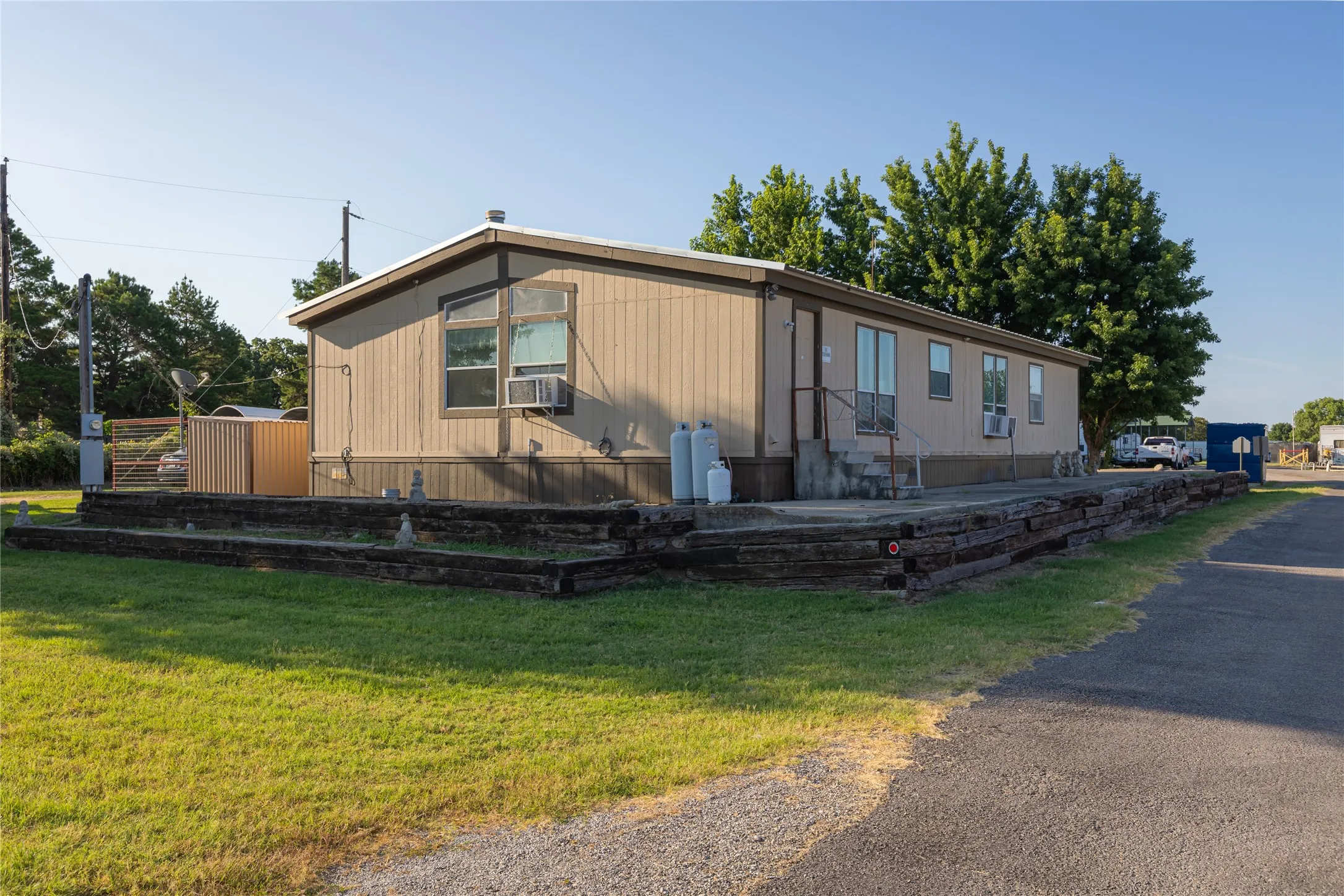 Warehouse For Sale in Parker County , 2520 E Highway 199, Springtown, Texas 76082, 0, 0, Garage spaces, 0 Sqft, built in 2010, mls#21326724, Real Estate Agent in Springtown, Homes For Sale in Parker county, Homes For Sale in Springtown, Realtor in Springtown Texas, Real Estate Brokerage Independent Realty Texas, Luminita Cordes Realtor