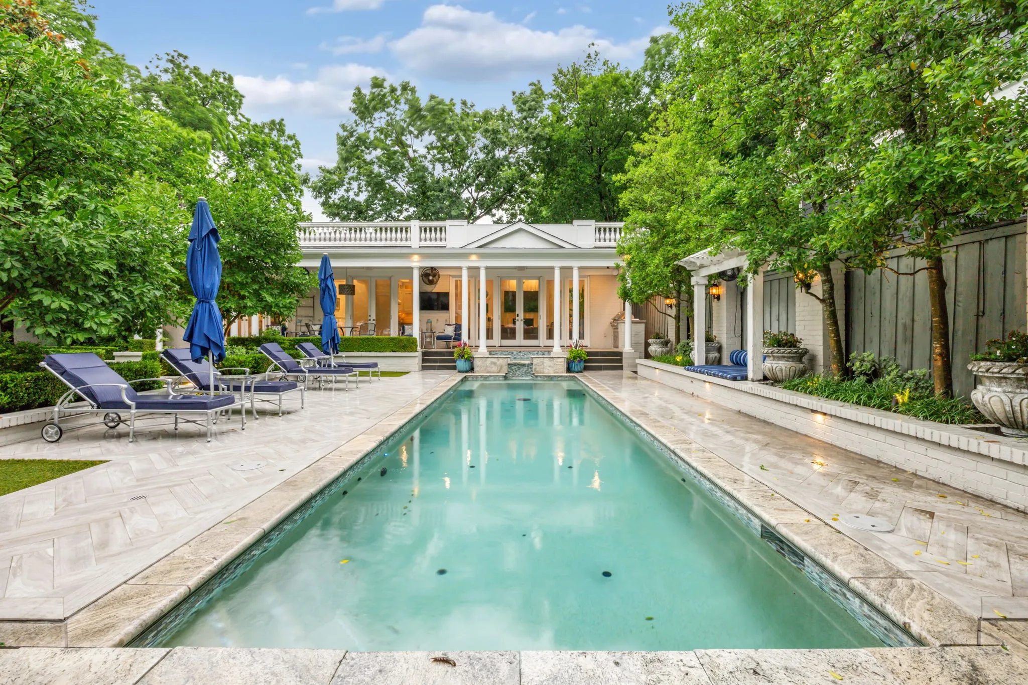 Single Family Residence For Sale in Dallas County , 6671 Gaston Avenue, Dallas, Texas 75214, 4 Bedroom, 4 Bathroom, 2 Garage spaces, 4,446 Sqft, built in 1952, mls#21324104, Real Estate Agent in Dallas, Homes For Sale in Dallas county, Homes For Sale in Dallas, Realtor in Dallas Texas, Real Estate Brokerage Independent Realty Texas, Luminita Cordes Realtor