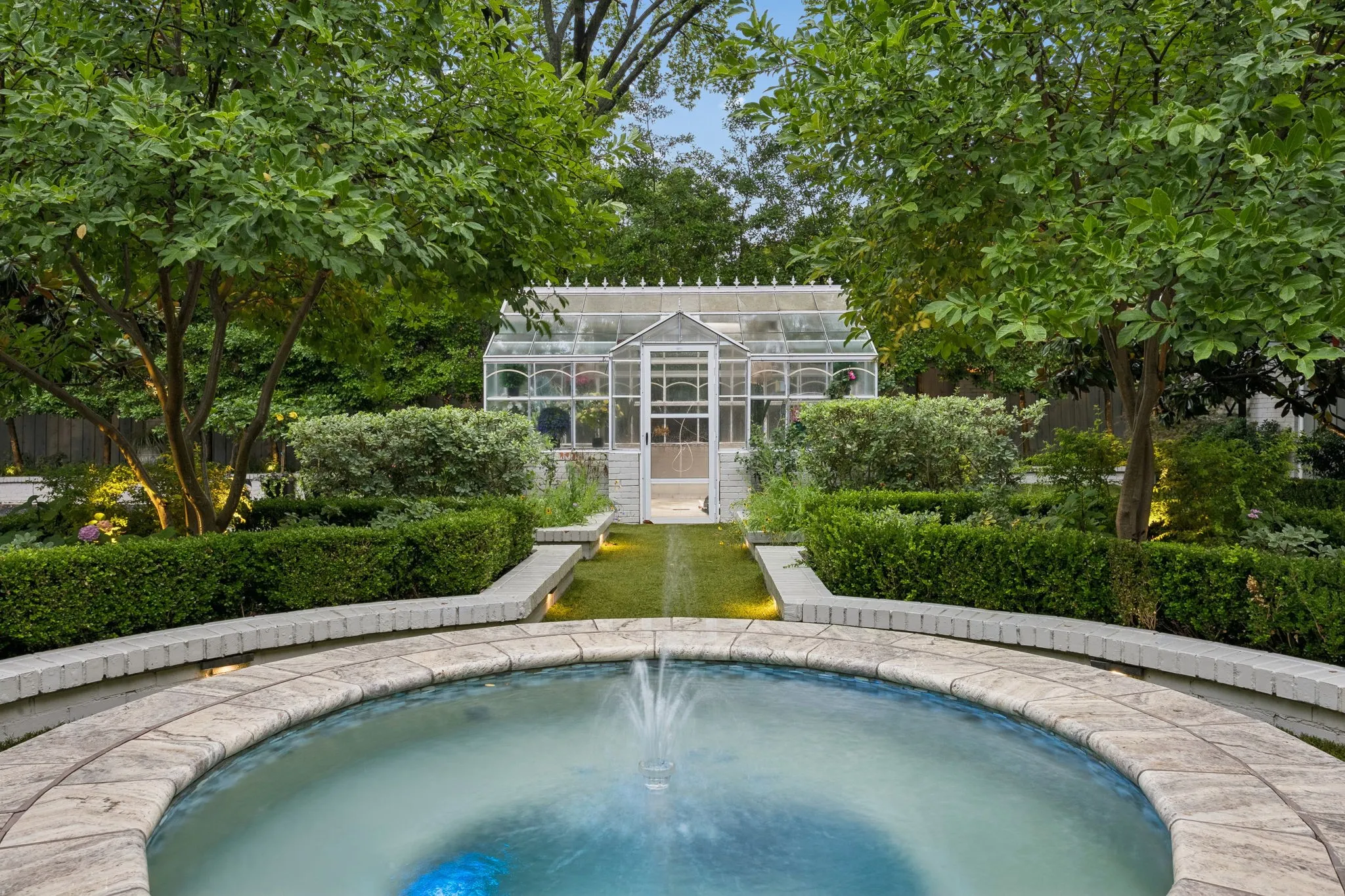Single Family Residence For Sale in Dallas County , 6671 Gaston Avenue, Dallas, Texas 75214, 4 Bedroom, 4 Bathroom, 2 Garage spaces, 4,446 Sqft, built in 1952, mls#21324104, Real Estate Agent in Dallas, Homes For Sale in Dallas county, Homes For Sale in Dallas, Realtor in Dallas Texas, Real Estate Brokerage Independent Realty Texas, Luminita Cordes Realtor
