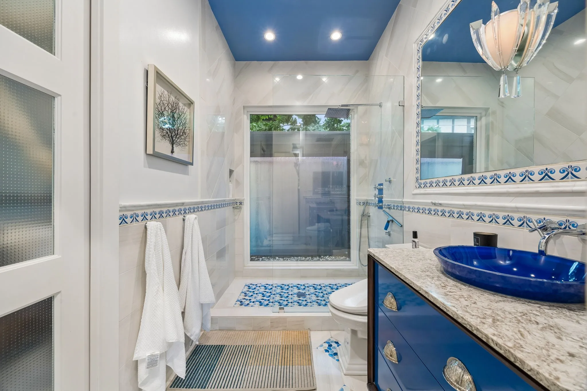 Single Family Residence For Sale in Dallas County , 6671 Gaston Avenue, Dallas, Texas 75214, 4 Bedroom, 4 Bathroom, 2 Garage spaces, 4,446 Sqft, built in 1952, mls#21324104, Real Estate Agent in Dallas, Homes For Sale in Dallas county, Homes For Sale in Dallas, Realtor in Dallas Texas, Real Estate Brokerage Independent Realty Texas, Luminita Cordes Realtor