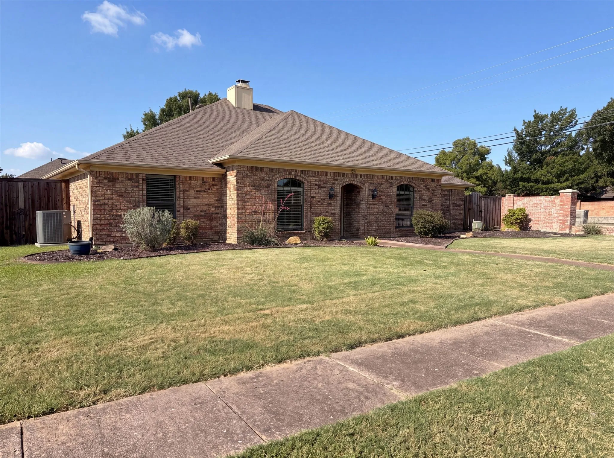 Single Family Residence For Sale in Collin County , 3032 Laguna Drive, Plano, Texas 75023, 4 Bedroom, 3 Bathroom, 2 Garage spaces, 2,421 Sqft, built in 1981, mls#21326849, Real Estate Agent in Plano, Homes For Sale in Collin county, Homes For Sale in Plano, Realtor in Plano Texas, Real Estate Brokerage Independent Realty Texas, Luminita Cordes Realtor