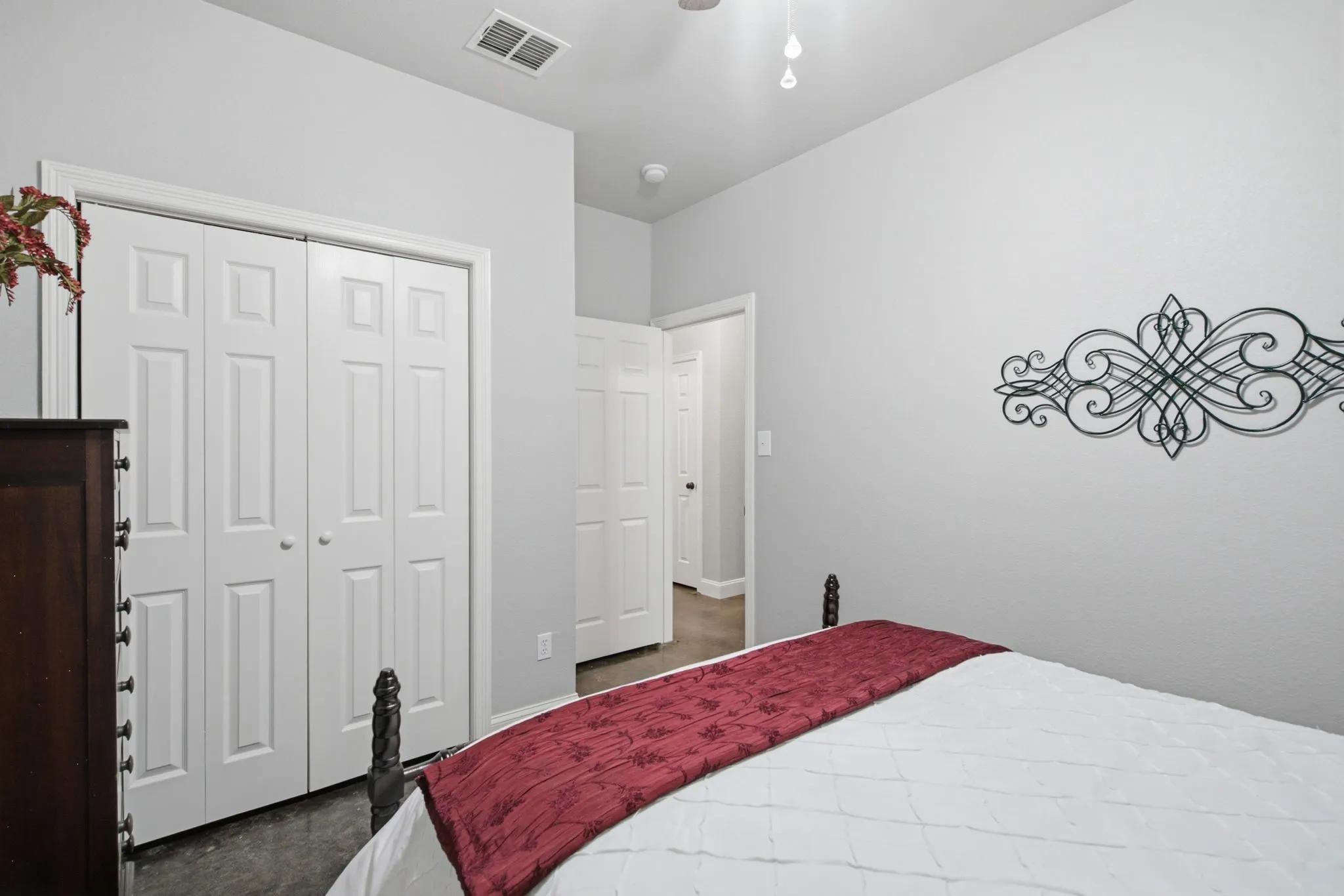Single Family Residence For Sale in Parker County , 2413 Scotts Meadow Court, Weatherford, Texas 76087, 3 Bedroom, 2 Bathroom, 2 Garage spaces, 1,734 Sqft, built in 2005, mls#21324181, Real Estate Agent in Weatherford, Homes For Sale in Parker county, Homes For Sale in Weatherford, Realtor in Weatherford Texas, Real Estate Brokerage Independent Realty Texas, Luminita Cordes Realtor