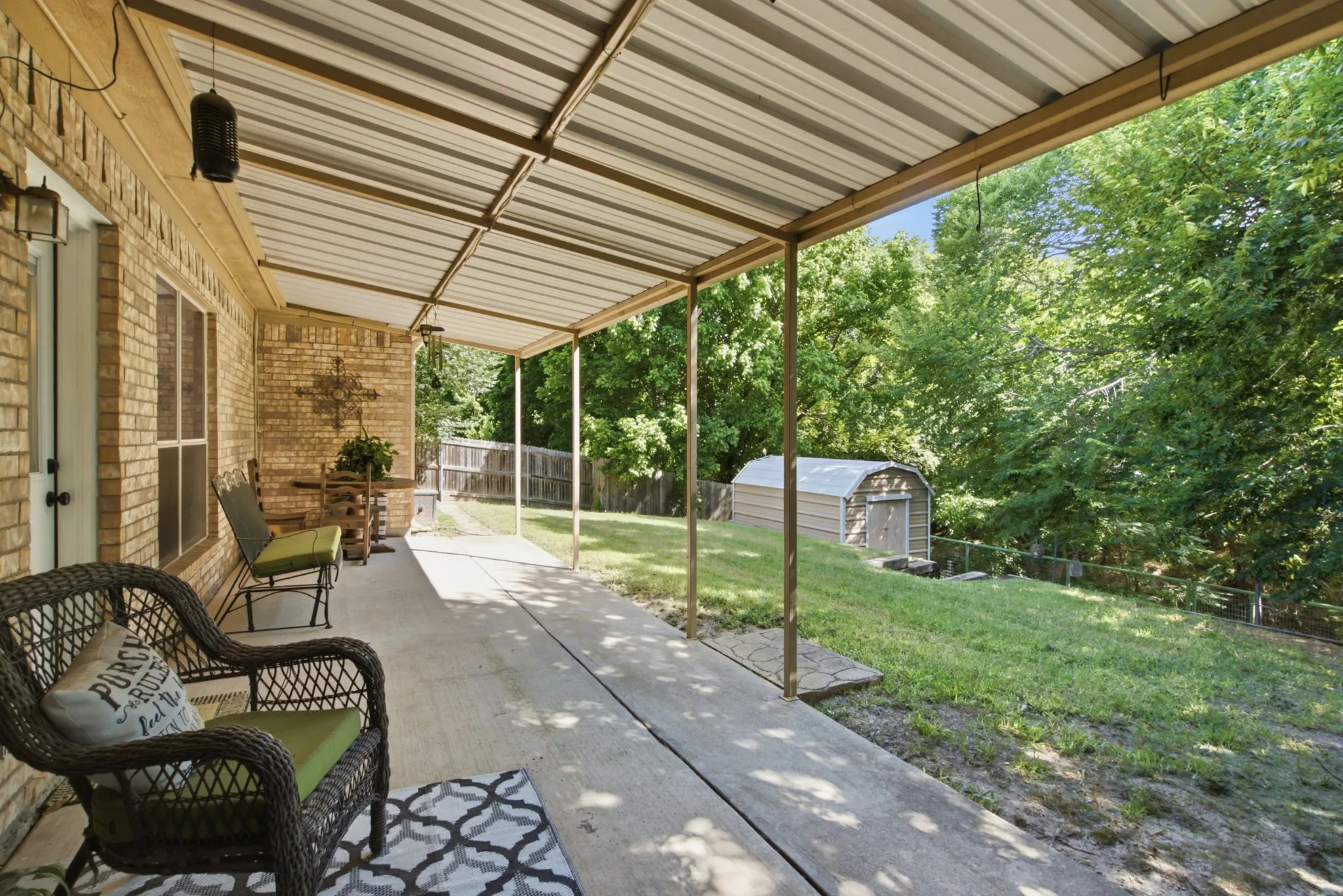 Single Family Residence For Sale in Parker County , 2413 Scotts Meadow Court, Weatherford, Texas 76087, 3 Bedroom, 2 Bathroom, 2 Garage spaces, 1,734 Sqft, built in 2005, mls#21324181, Real Estate Agent in Weatherford, Homes For Sale in Parker county, Homes For Sale in Weatherford, Realtor in Weatherford Texas, Real Estate Brokerage Independent Realty Texas, Luminita Cordes Realtor