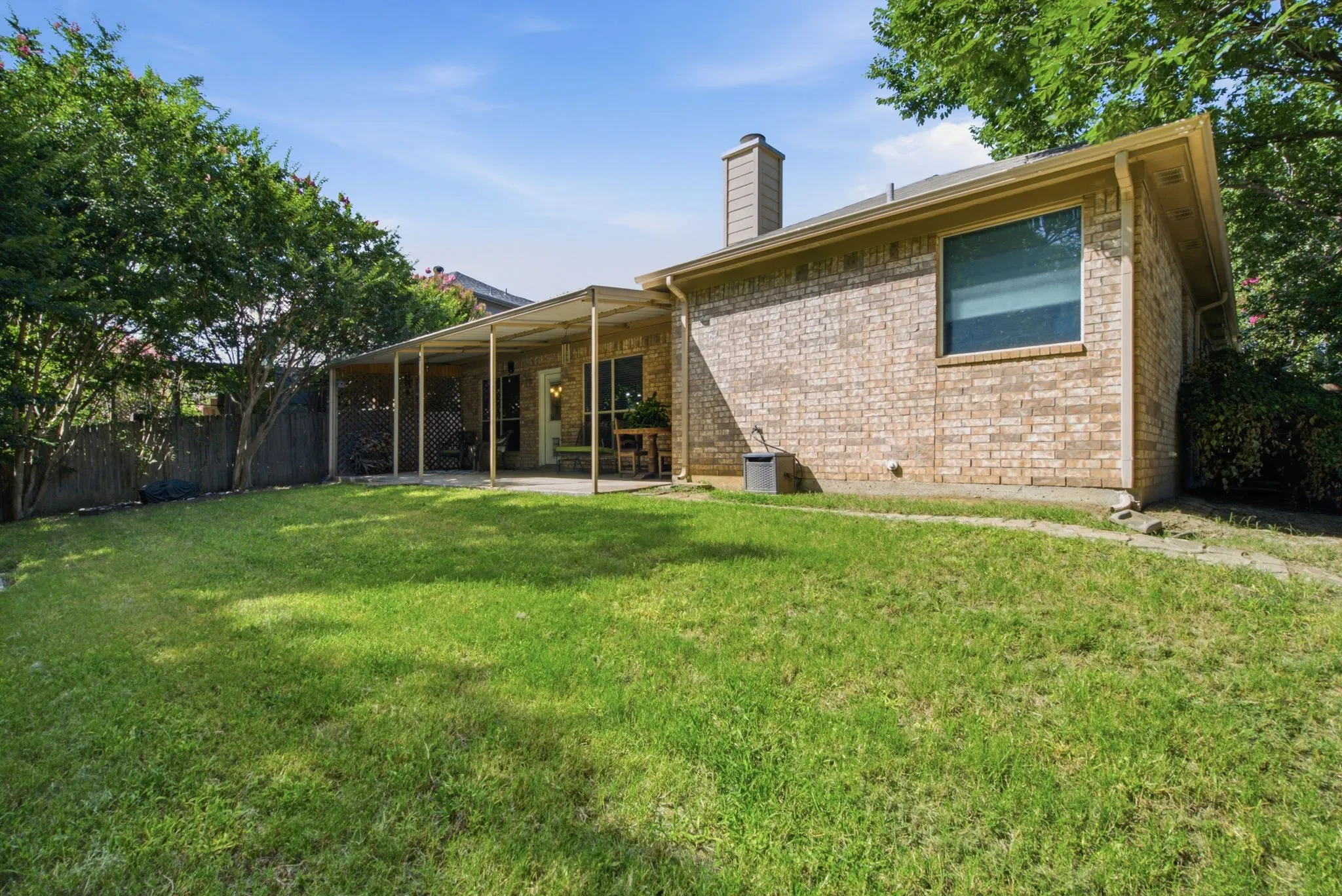Single Family Residence For Sale in Parker County , 2413 Scotts Meadow Court, Weatherford, Texas 76087, 3 Bedroom, 2 Bathroom, 2 Garage spaces, 1,734 Sqft, built in 2005, mls#21324181, Real Estate Agent in Weatherford, Homes For Sale in Parker county, Homes For Sale in Weatherford, Realtor in Weatherford Texas, Real Estate Brokerage Independent Realty Texas, Luminita Cordes Realtor